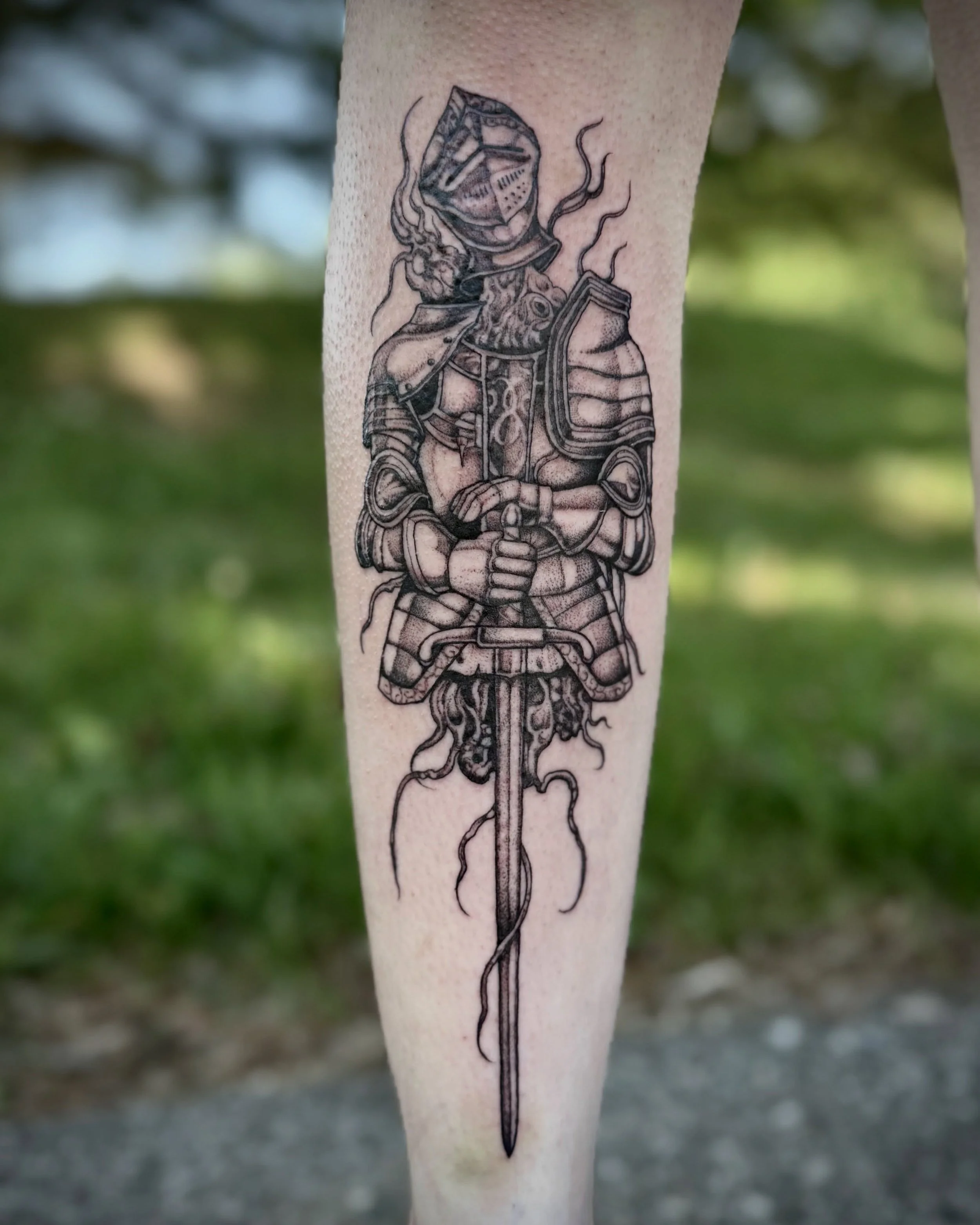Armadura from Resident Evil 4 (design based on re4 remake), one of my favorite pieces I&rsquo;ve gotten to tattoo recently! Thanks to my client for your continued trust in my work, this was a really fun one, I&rsquo;m so glad I could do this piece fo