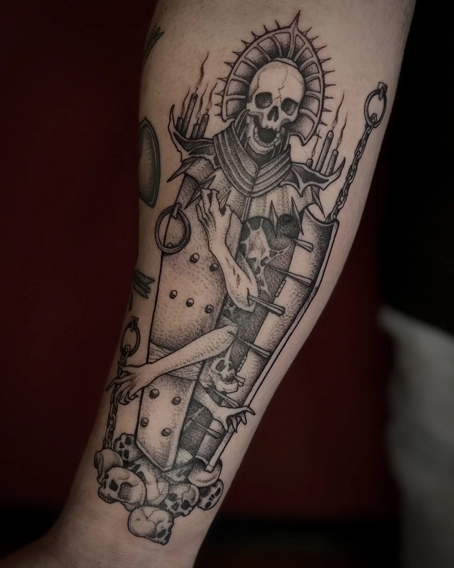 Here&rsquo;s one of my favorites I&rsquo;ve gotten to tattoo recently! Gotta love an iron maiden 🖤 thanks again!

#ironmaidentattoo #ladytattooers #tattoosnob #pennsylvaniatattooartist #blackworktattoo