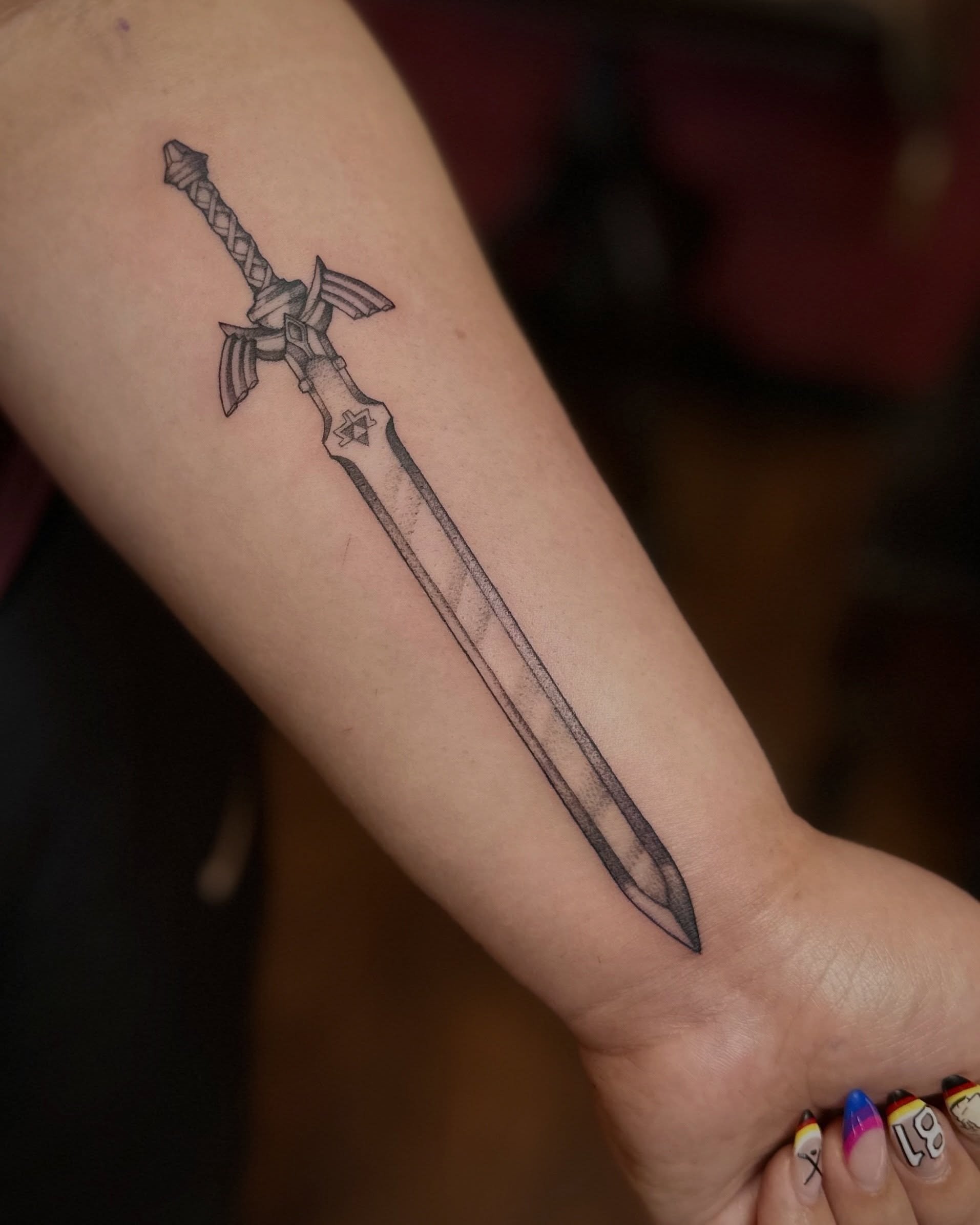 Link&rsquo;s Master Sword from Legend of Zelda! I always love doing swords and weaponry ⚔️ thanks so much!

#legendofzelda #zelda #zeldatattoo #swordtattoo #videogametattoo