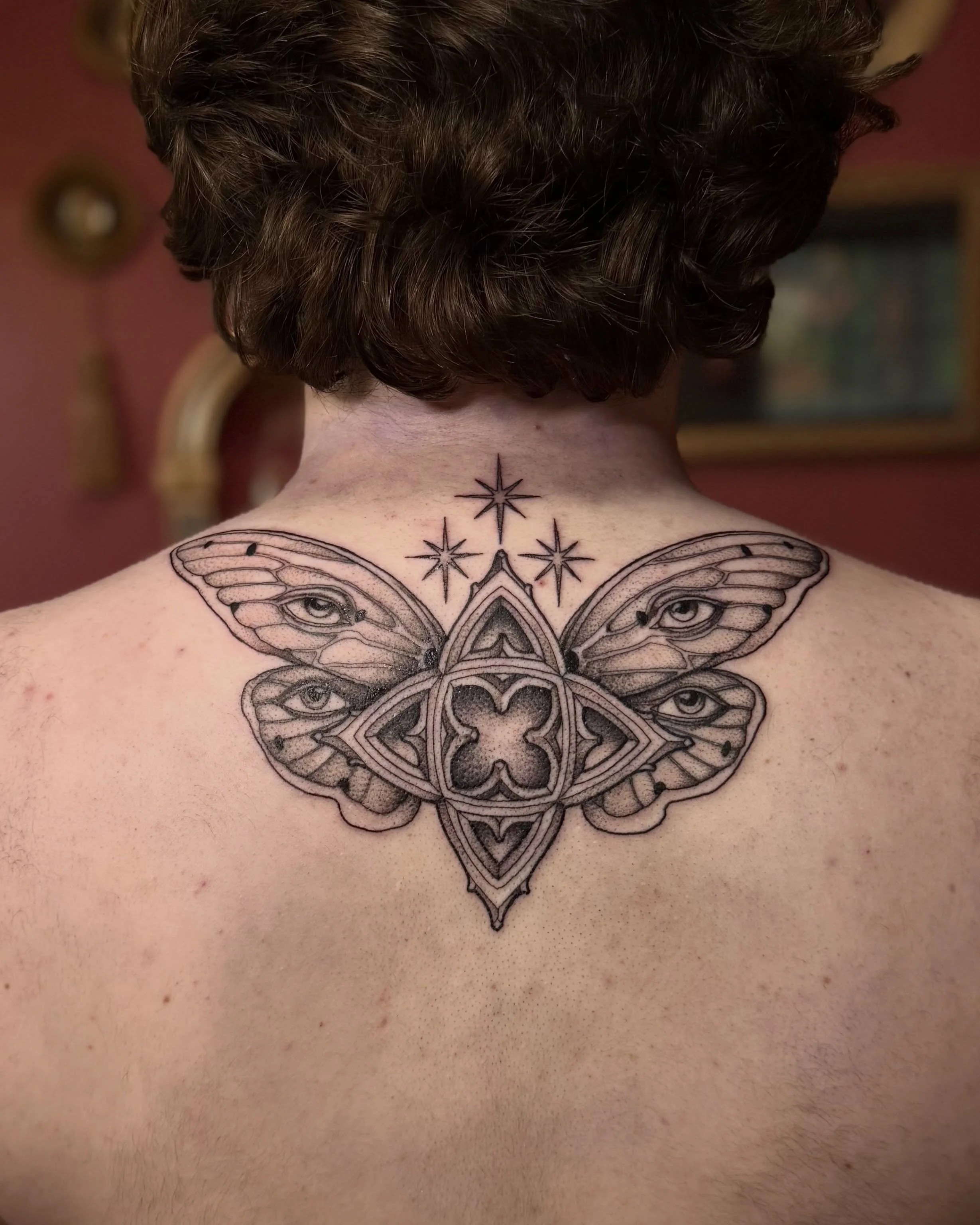Here&rsquo;s a sick gothic ornamental design from my pre-drawn designs I was really excited to tattoo!! Thank you again, I was so happy to finally get to do this one!
 

#gothictattoo #backtattoo #ladytattooers #tattoosnob #tattoos