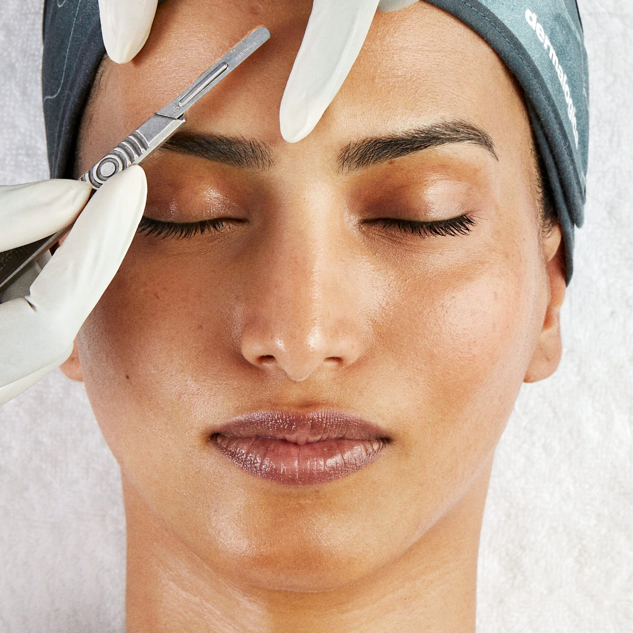 What is Dermaplaning &amp; what does it do?

Dermaplaning is a minimally invasive cosmetic procedure for your skin that involves the removal of the uppermost layers of the skin using a sterile surgical blade.

*Gently exfoliates the skin
*Removes vel