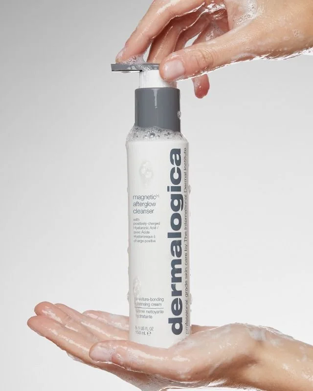 Magnetic [+] Afterglow Cleanser!

Creamy cleanser with Cellular HydraBond Technology delivers glowing skin.

Cleansing Murumuru Seed Butter and Oat soften skin and gently rinse away impurities. Phyto Mucin Blend with Lotus Root Extract and 10% Glycer