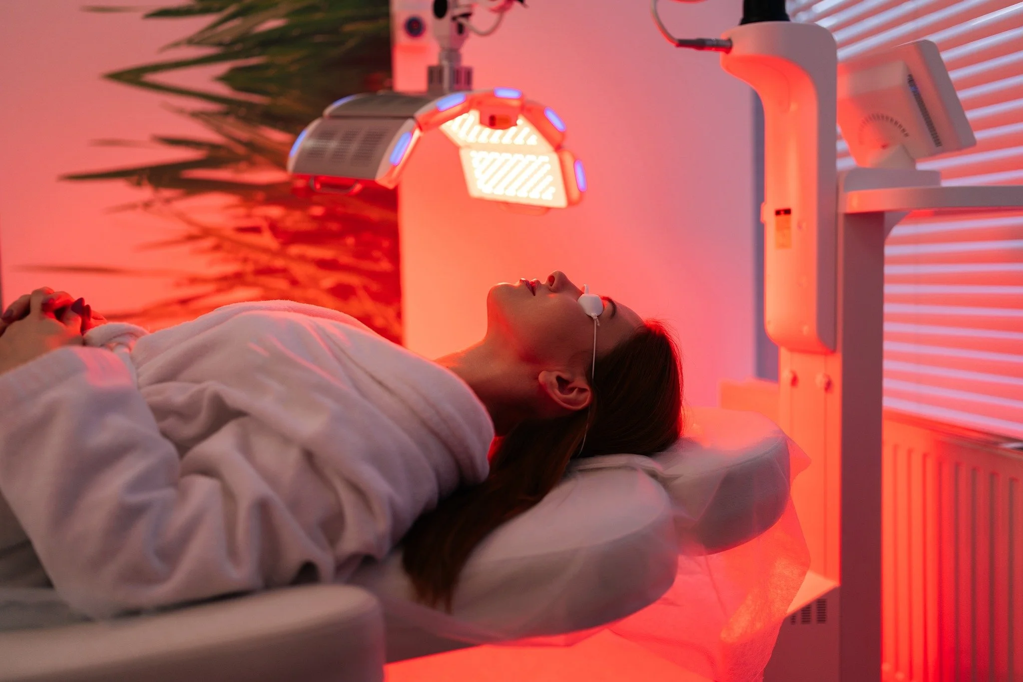 Your skin deserves the best in 2026 

Our medical-grade TGA-approved LED Light Therapy reduces redness, repairs damage, accelerates healing post-surgery and boosts collagen &mdash; perfect after the holidays.

Choose your package:
✔ 6 sessions &mdash