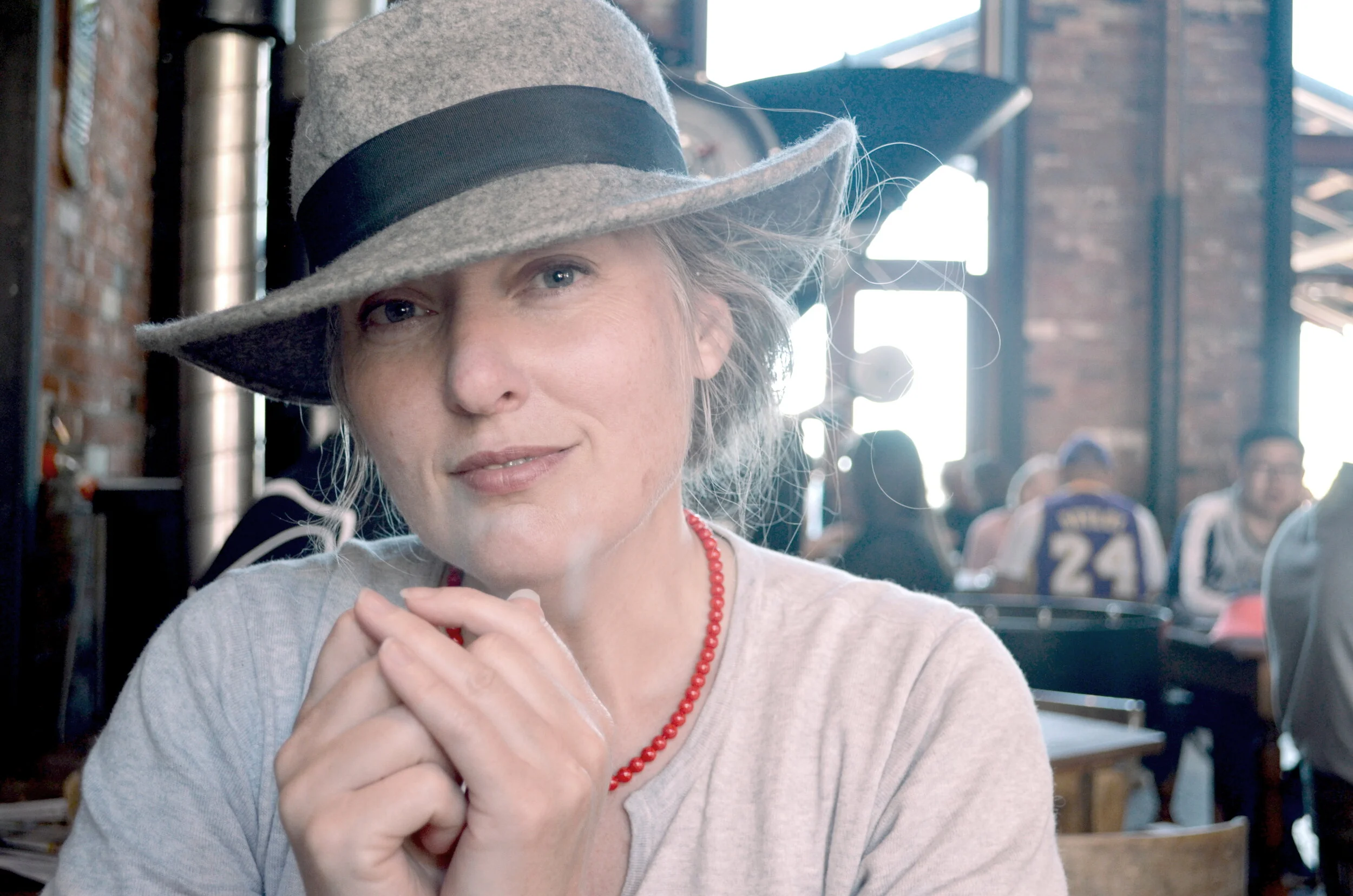 Lizzie solo lite desat.jpg