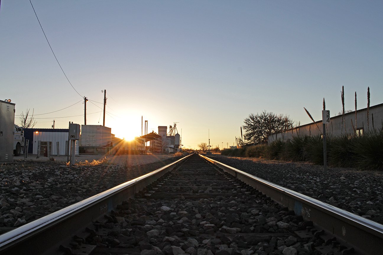 nieto_dickens_marfa_set_3_web.jpg