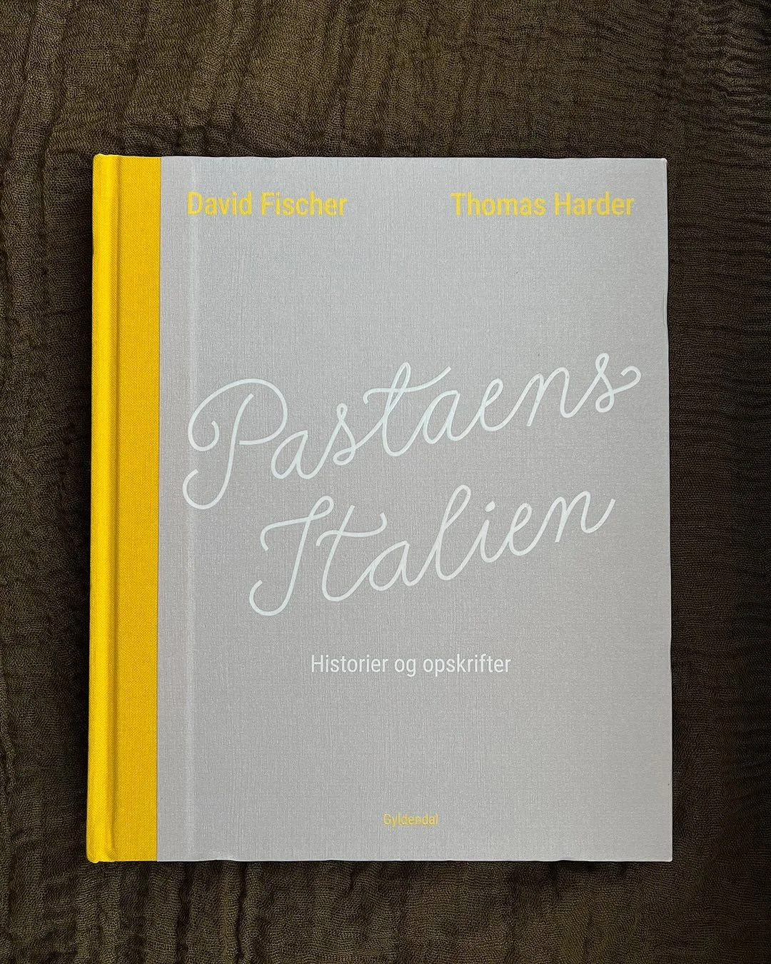 Pastaens Italien, designet for Gyldendal

#BookDesign #CoverDesign #BookCoverDesign #Bookstagram #EditorialDesign #PublishingDesign #Bogdesign #Bogomslag #Danskeb&oslash;ger #GrafiskDesignDK #Boglayout