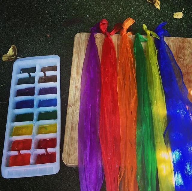 I can see the rainbow... 🎶 ... et violet font l&rsquo;arc-en-ciel 🎵 . . #activitiesforkids #eyfs #eyfsideas #eyfsinspiration #earlyyearsideas #earlyyearseducation #earlyyears #earlyyearslearning #earlyyearsgarden #toddlerlife #play #nursery #fun #e