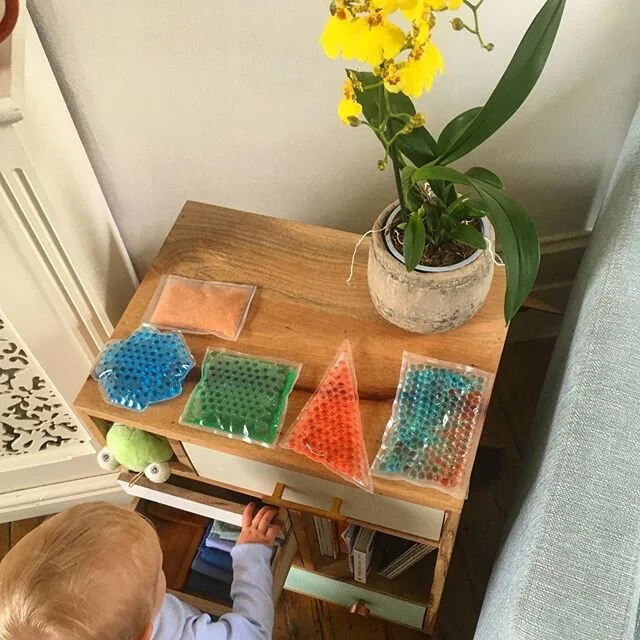 Little craft for a sensory play time
.
.
.
.
#eyfs #eyfsideas #earlyyearsideas #play_explore_create #earlyyearseducation #earlyyears #play #nursery #fun #crafts #geometry #invitationtoplay #sensory