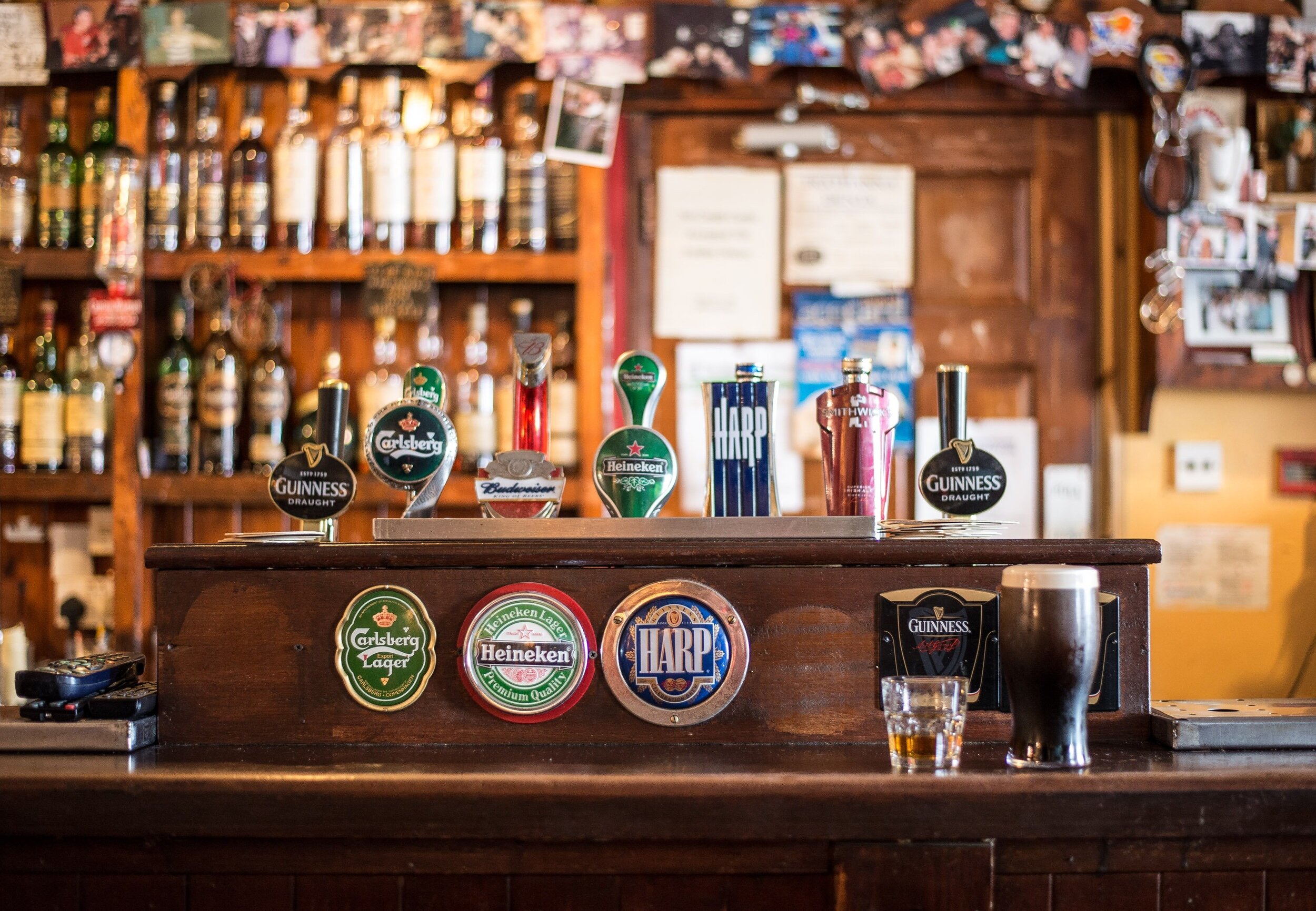 Vocabulary Showcase: Pub or Bar? What’s the Difference?
