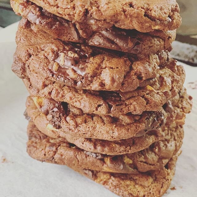 🍪 chocolate chip cookies 🍪 .
.
I made these Triple Chocolate Chip cookies by @janespatisserie yesterday and they are INCREDIBLE! The recipe quantities worked perfectly and they were easy peasy to make. .
.
Do yourself a favour and make these now! Y