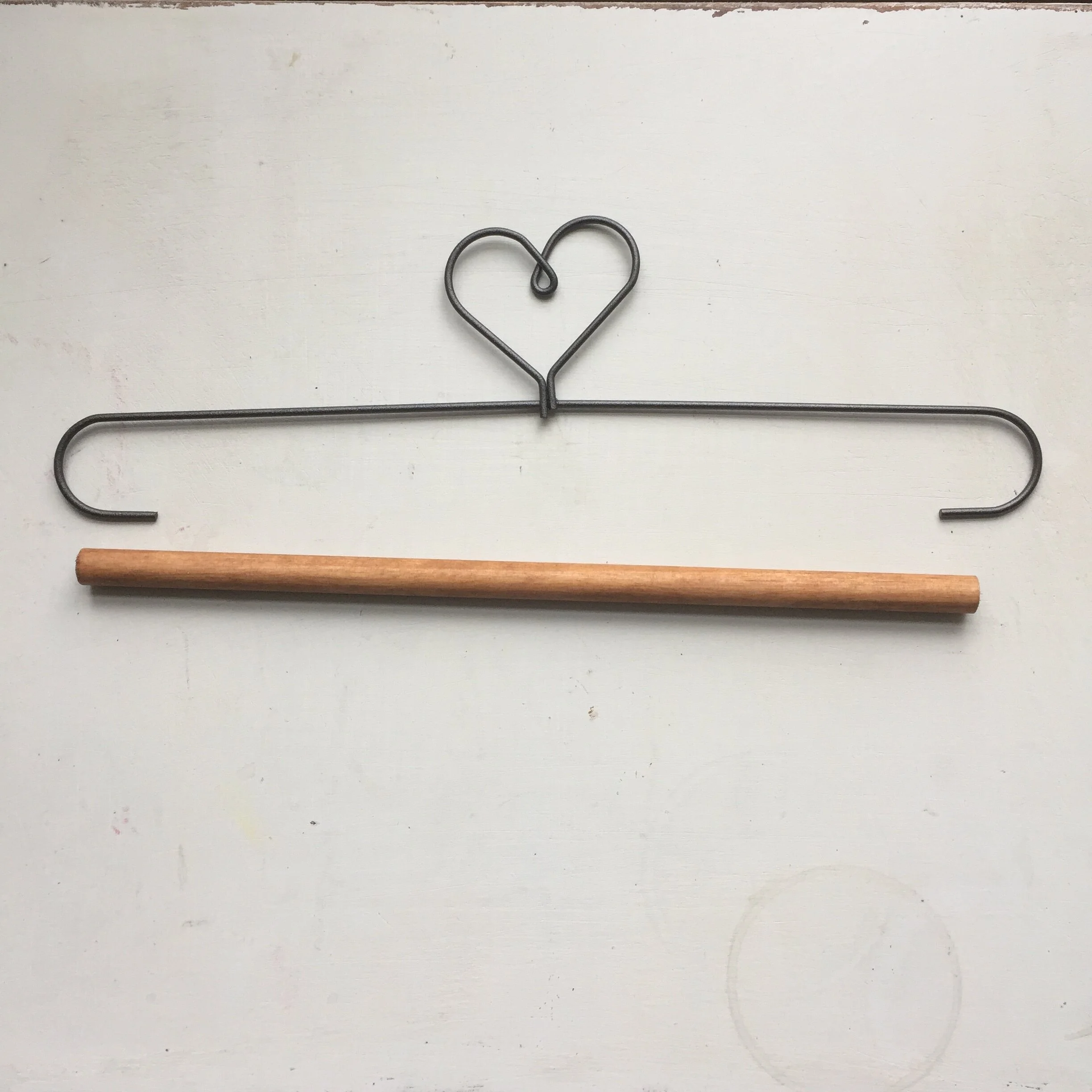 lilipopo hanging hanger.JPG