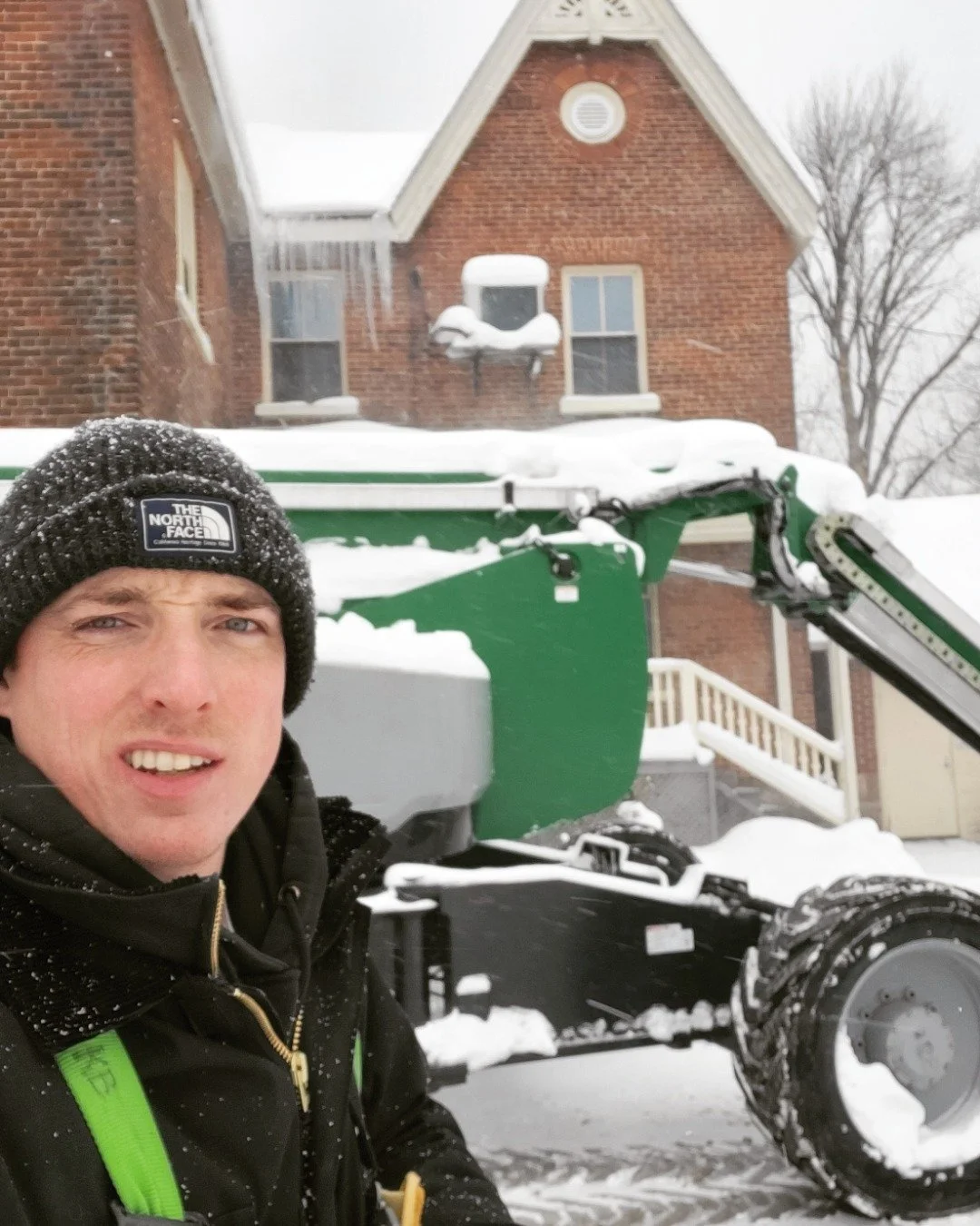 Today’s service call was about making sure the heat kept flowing and the systems kept running, no matter how bad the weather got. Shoutout to our techs for braving the storm!
.
.
.
#servicecall #hvac #tempaircontrol #alwaysoncall