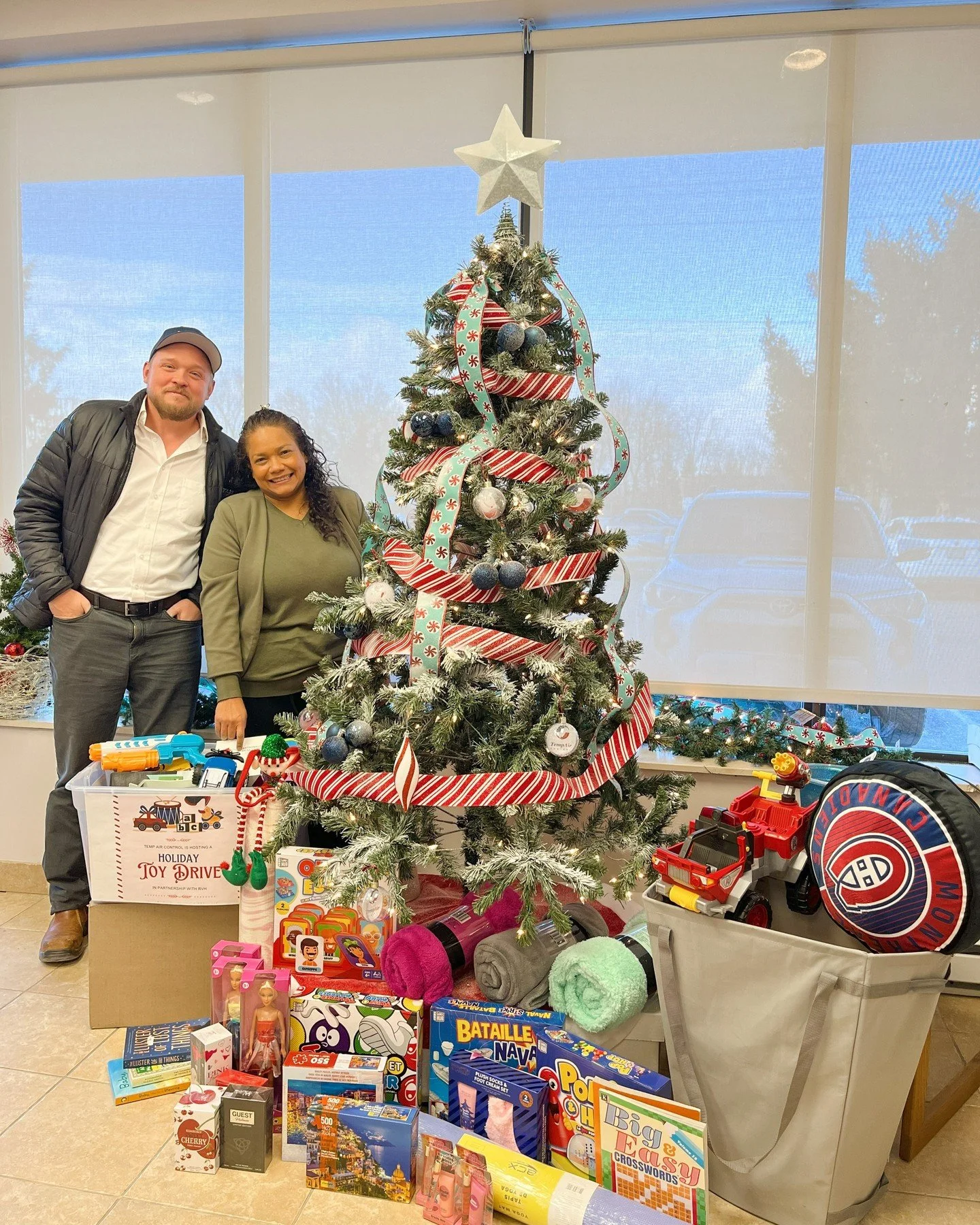 A big thank you to our team who contributed to our Holiday Toy Drive this year. It was a massive success! Because of your generosity, we’re helping bring smiles to so many children this season.
A special shoutout to @denise.matheo2020, who wen