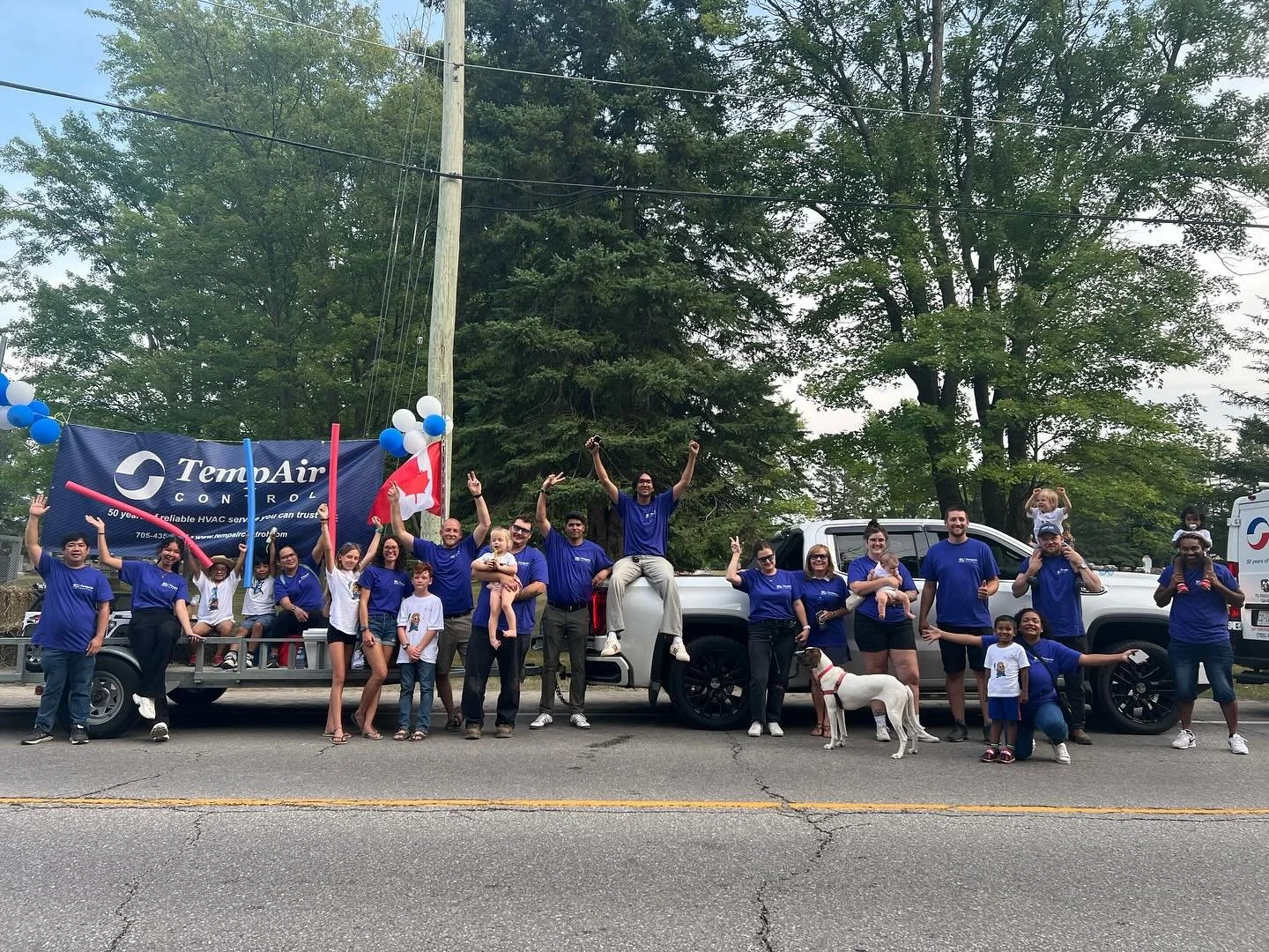 We had such a blast being part of this year’s potato festival parade! From assembling the float to coordinating the vehicles and handing out the swag, everyone gave it their all, and that’s what makes us Team Temp Air Control.
A big than