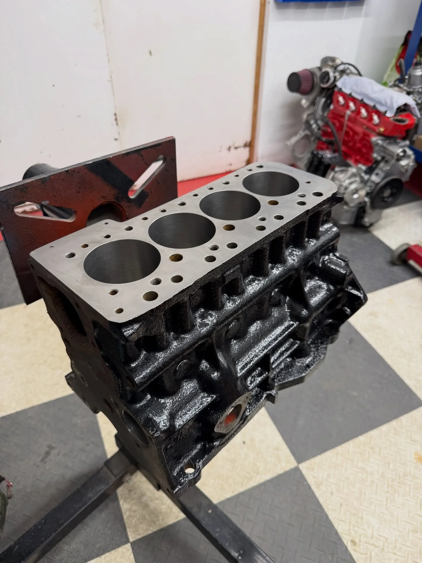 Start of a lovely mild road build. Brand new standard crankshaft, 276 camshaft and twin 1.5 inch SU with management ignition. 
📧 chris@craftedclassics.co.uk
www.craftedclassics.co.uk
📞 01728628538

.
. 
.
.
.
.  #lovemyjob #clean #aseries #aseriese