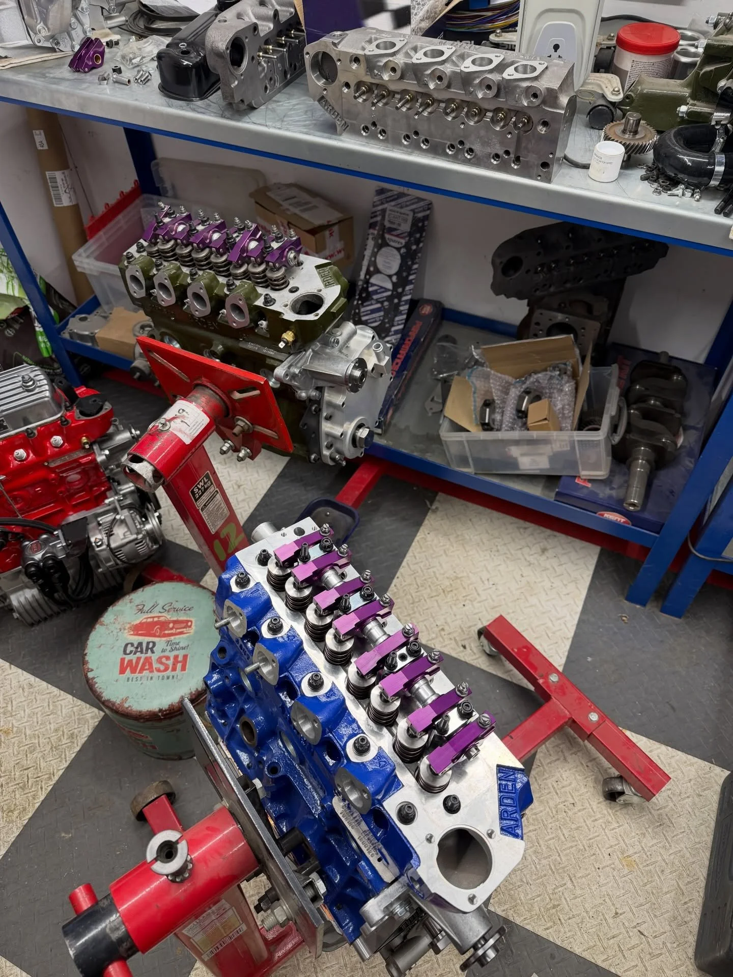 All of the 8 port build in house 😅 I&rsquo;ll be a bit sad when they all start leaving me 😂 I know I&rsquo;ll have some extremely happy 8 port owners though! 🚀💪 #crossflow #rebuild #power #engine #workshop