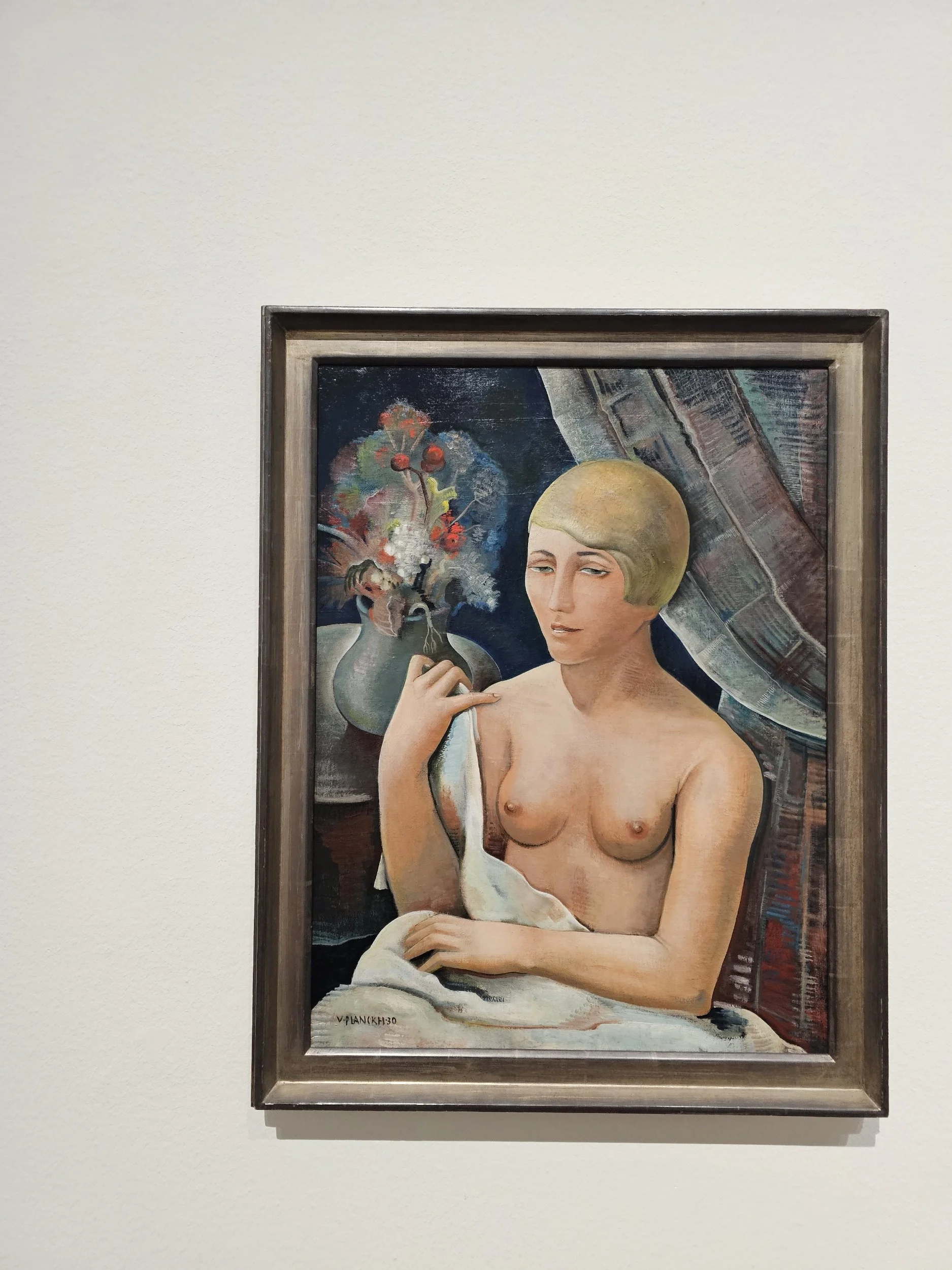 Femail semi-nude by Viktor Planckh