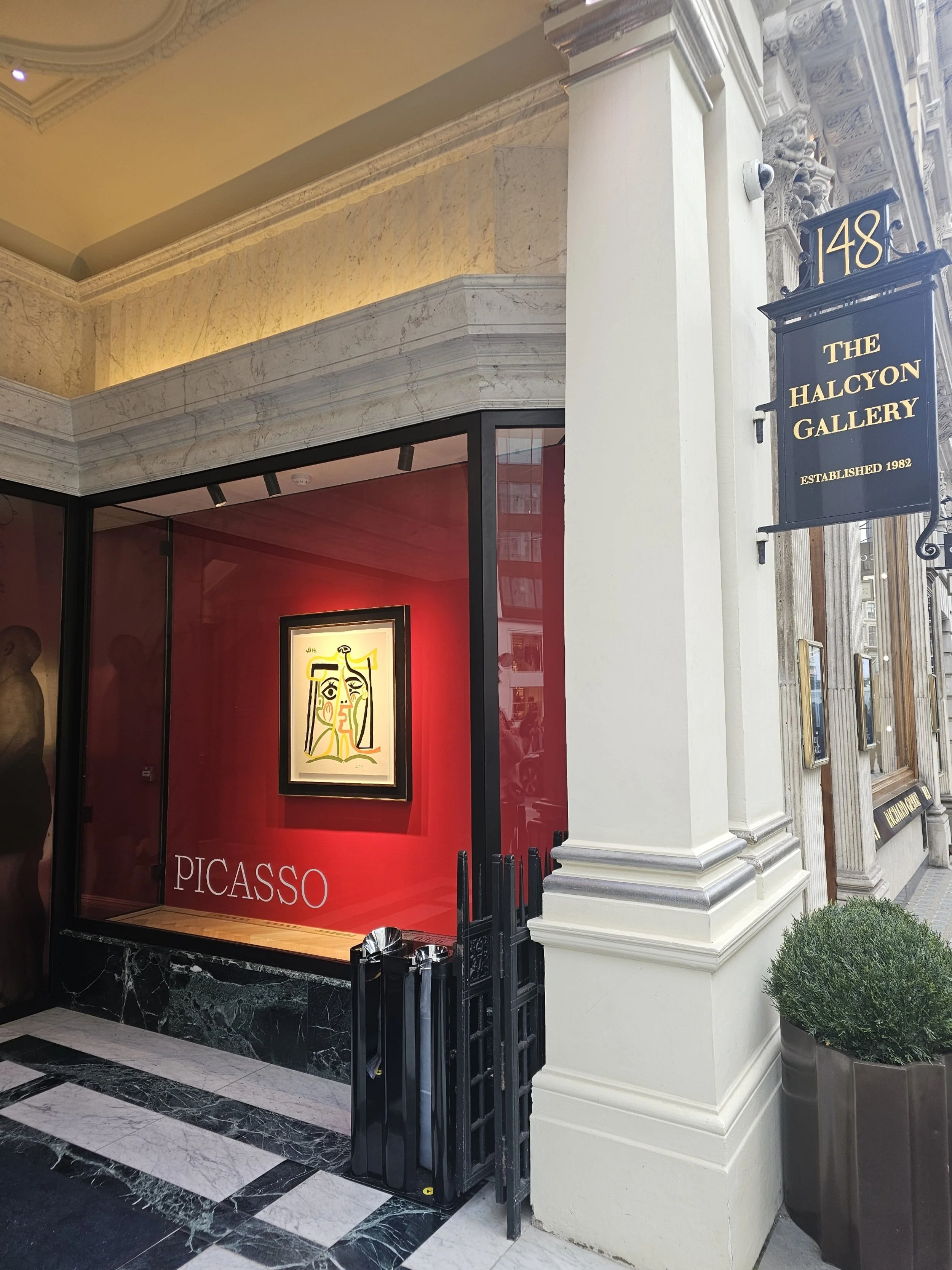 Picasso in the window