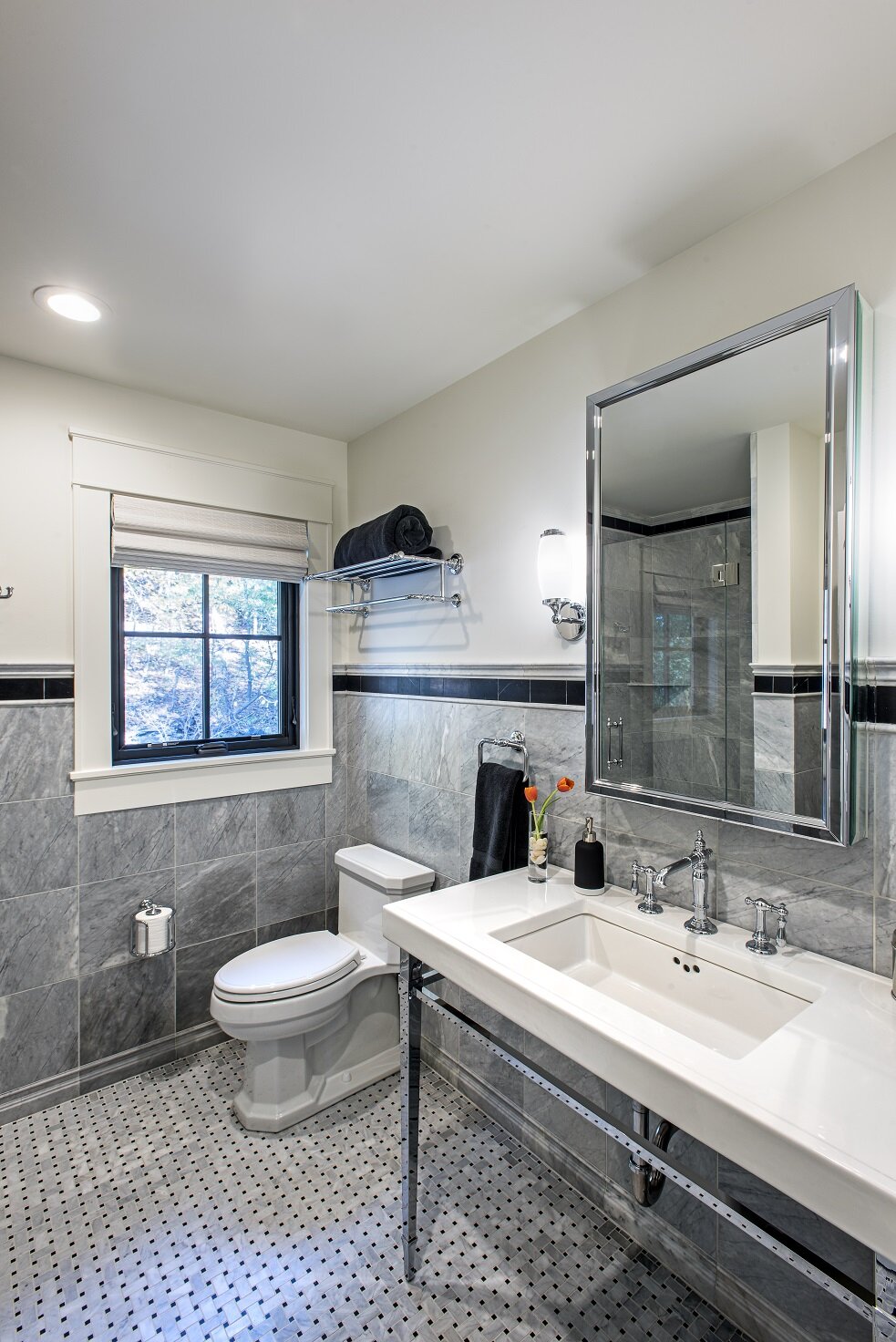 Guest bathroom, second floor