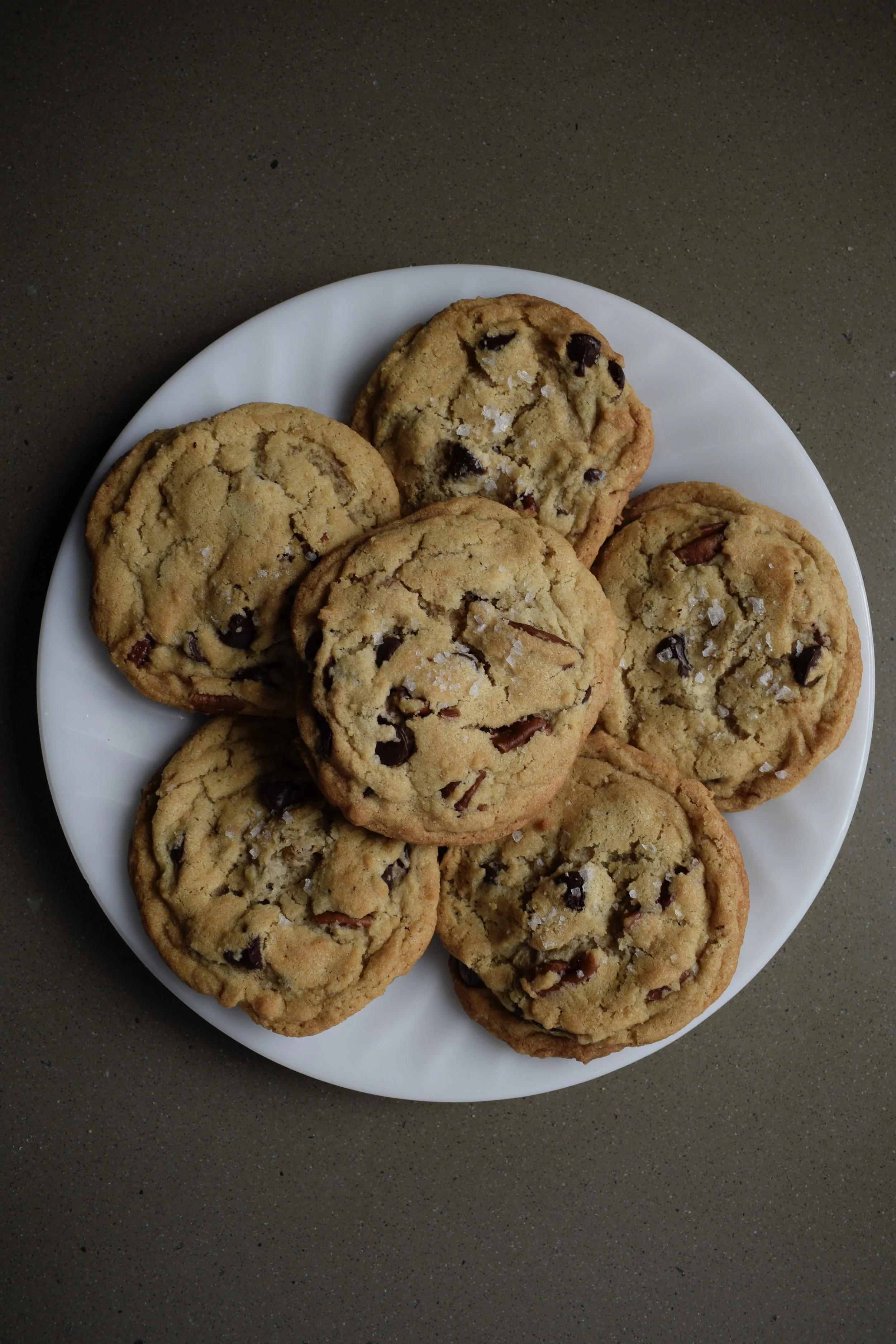 chocolate chip pecan cookies
