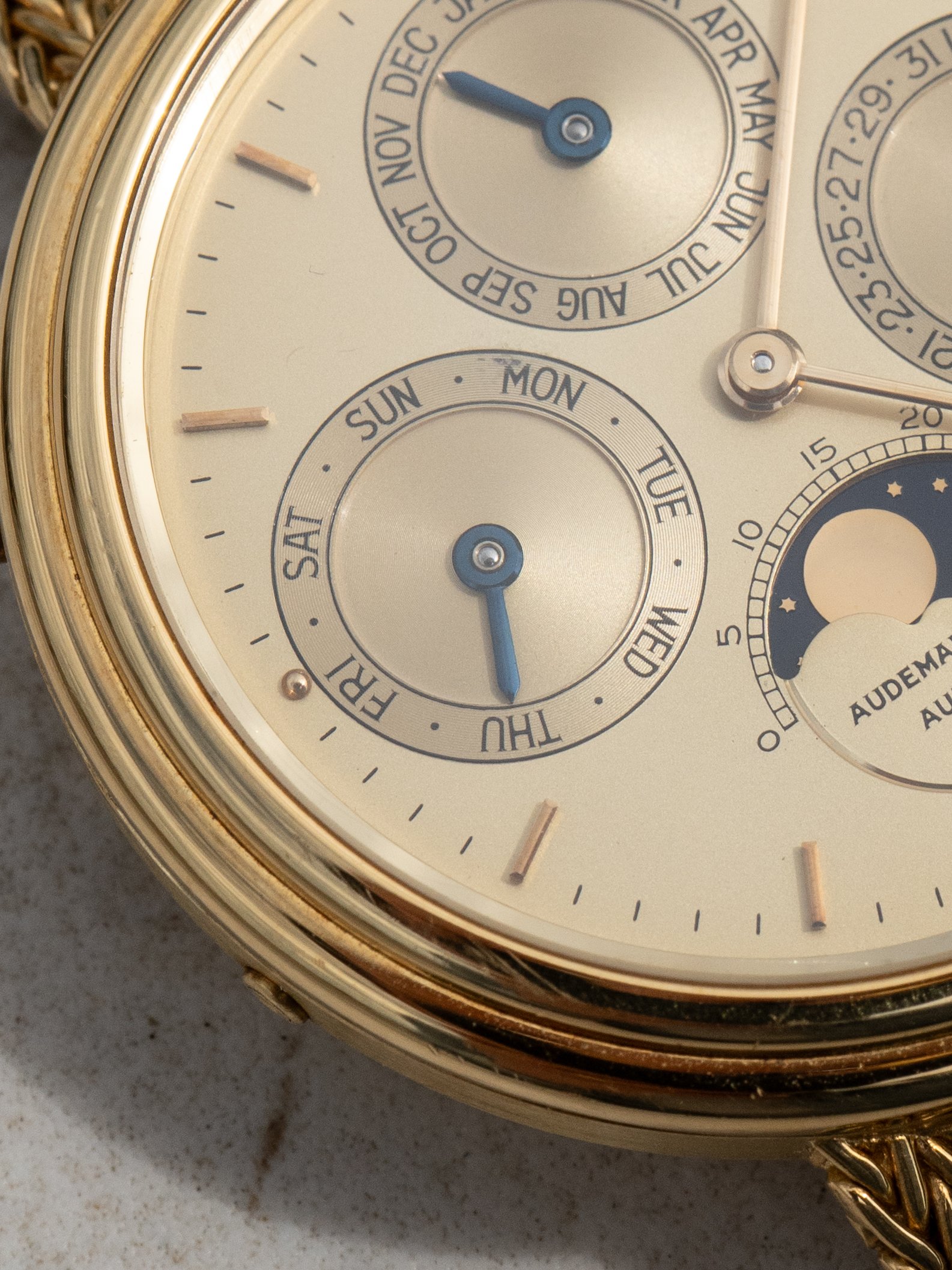 Circa 1980 Audemars Piguet Perpetual Calendar 5549 With Box and Undated Papers 9.JPG