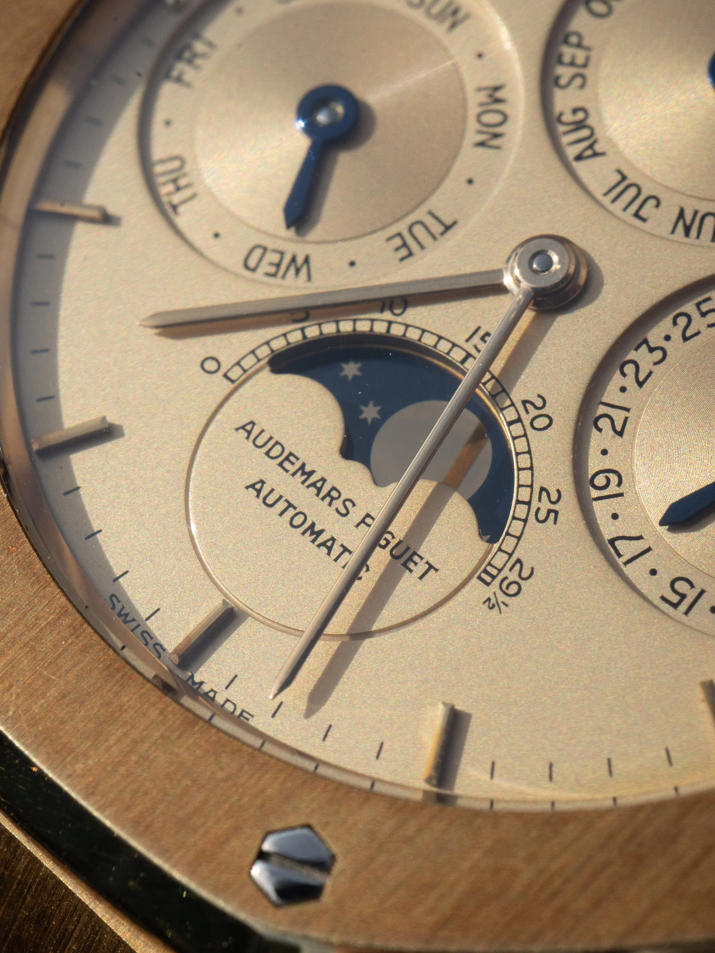 1990 Audemars Piguet Royal Oak Perpetual 25686 Display Back, 1 of 70 Pieces With Extract 30.JPG