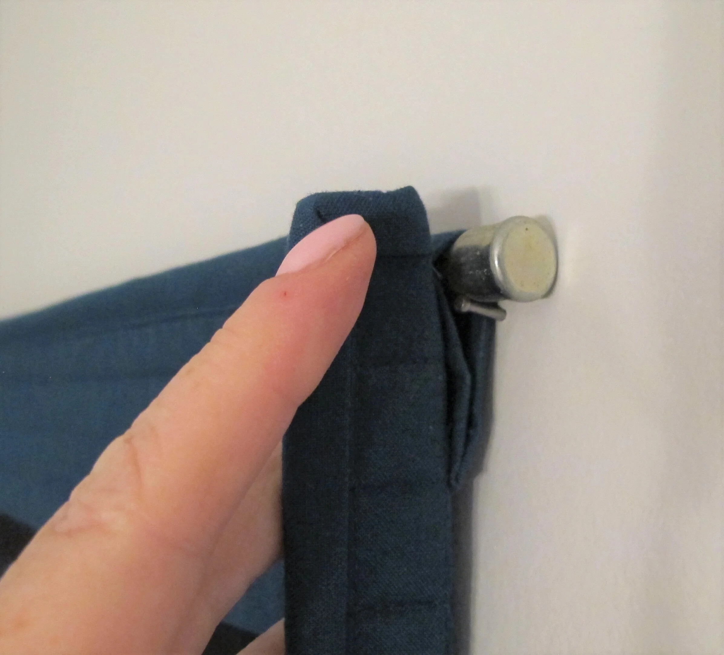How to Make a Hanging Sleeve — Quiltish Corner