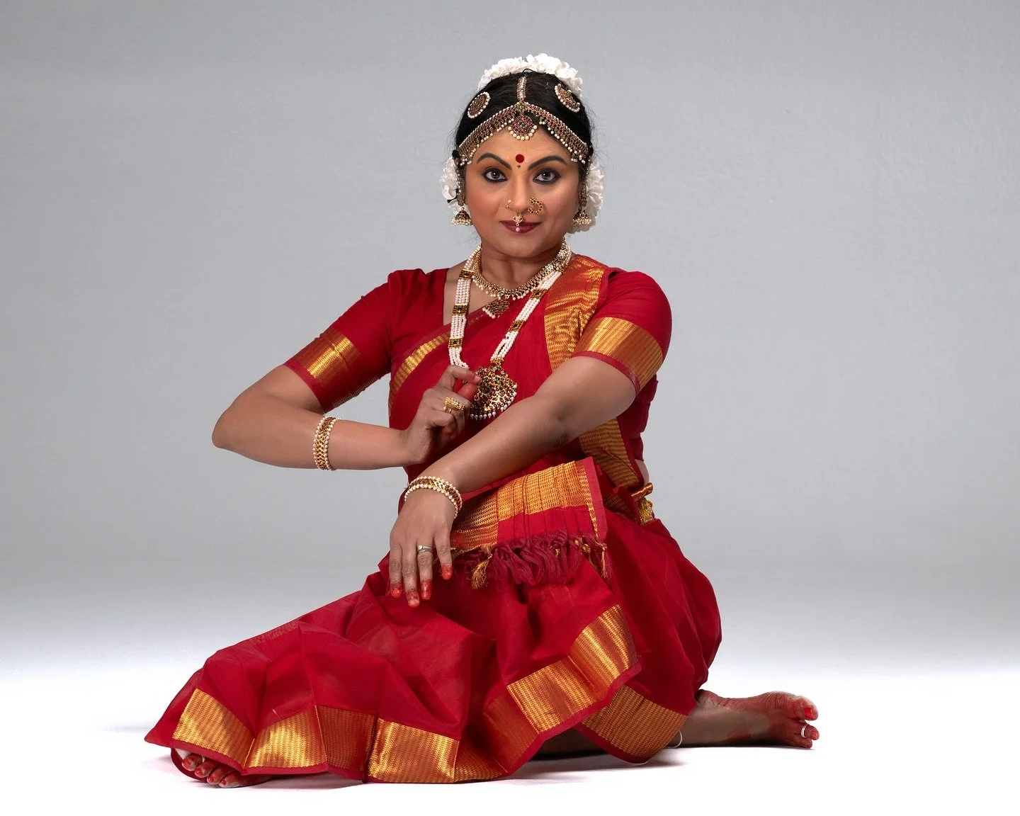 May Ambal bless our home, our hearts and our art ❤️ PC: @sundarclicks