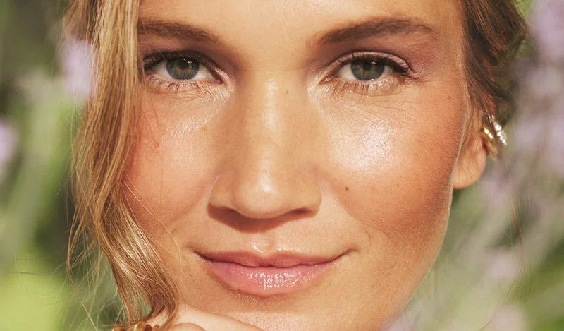 The “No Makeup” Summer Skin Trend — and How to Actually Achieve It
