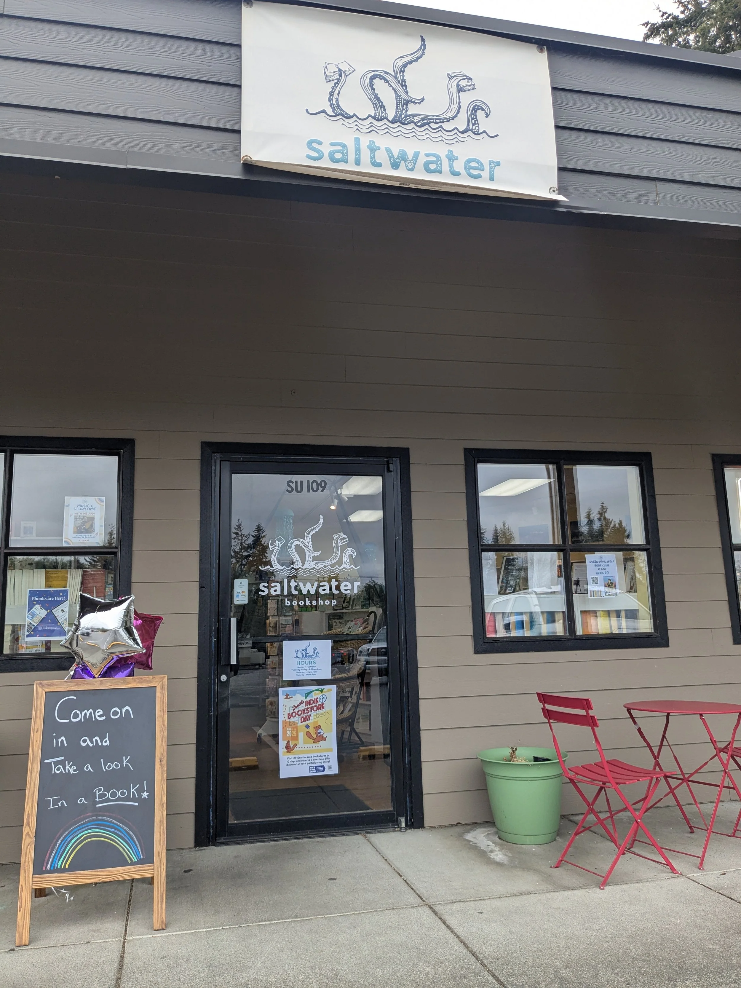 Saltwater Bookshop - Kingston, Washington