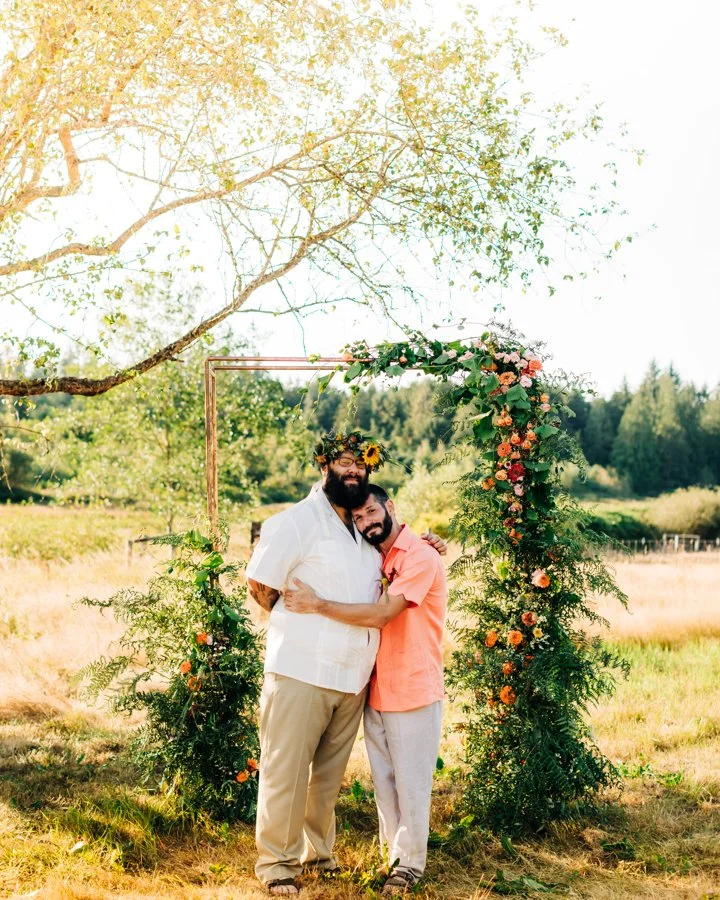 J + T Summer Elopement at White Lotus Farm
photography by MJ Photography
