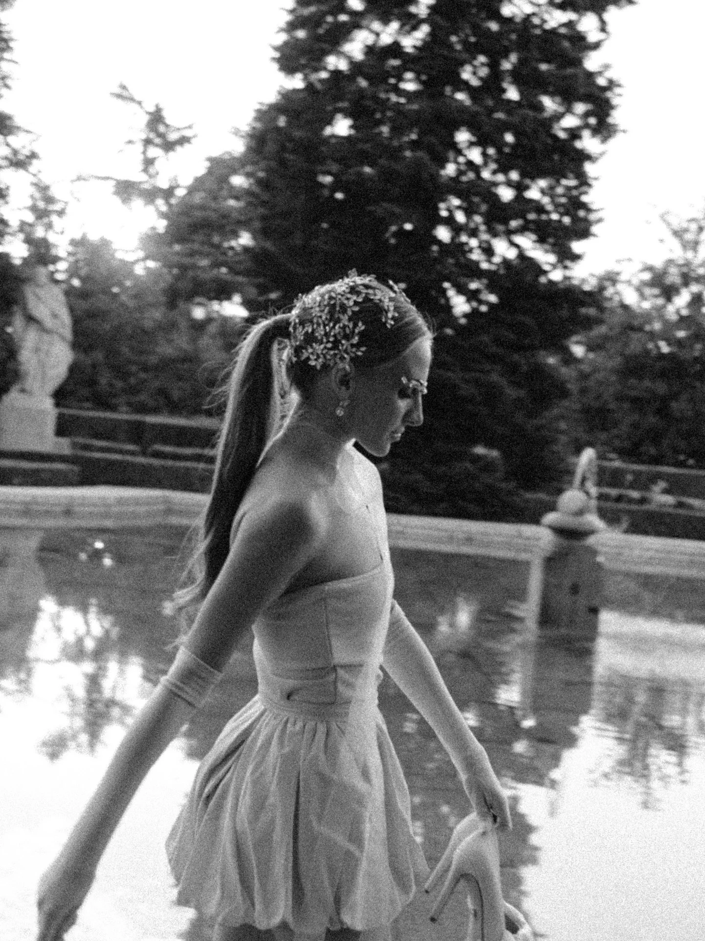 Jewelry redefined.
 
Modelo: @anaferegrino_ 
Fotograf&iacute;a: @figueroandrea_ 
Styling: @taaromilk 
Accesorios y calzado: @aguiarnovias 
@valentinafilm___ 
#editorialbride #editorialshoot #editorialweddingphotographer
