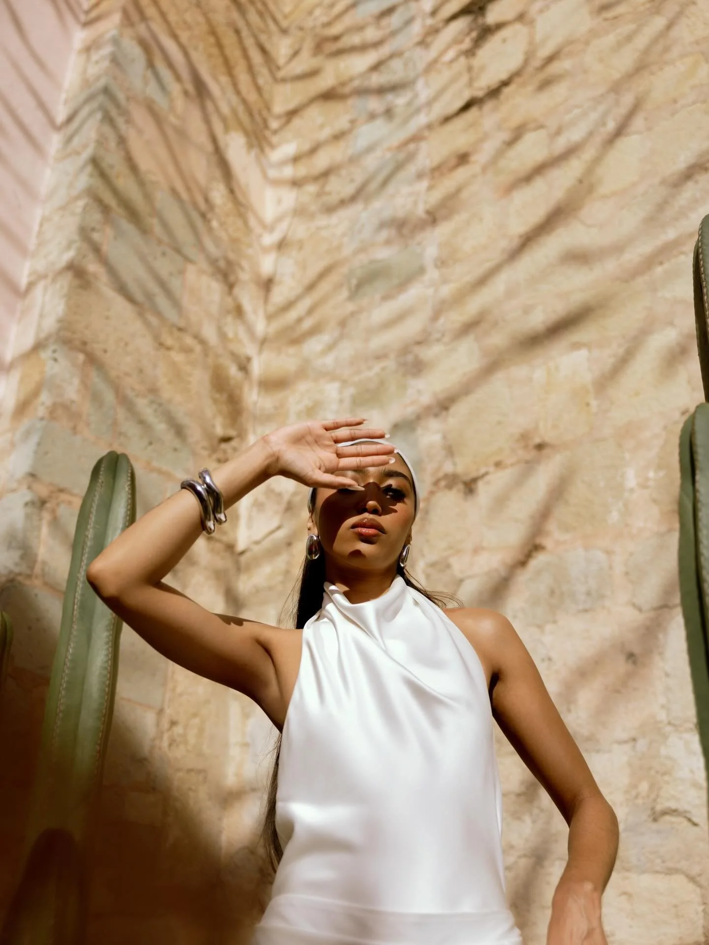 Be Here Project me llev&oacute; a Oaxaca para dar conferencia y taller.

Gui&eacute; esta sesi&oacute;n all&aacute;, rodeada de much&iacute;sima belleza e inspiraci&oacute;n!

Todav&iacute;a siento el coraz&oacute;n lleno 🤍&nbsp; me enamor&eacute; d