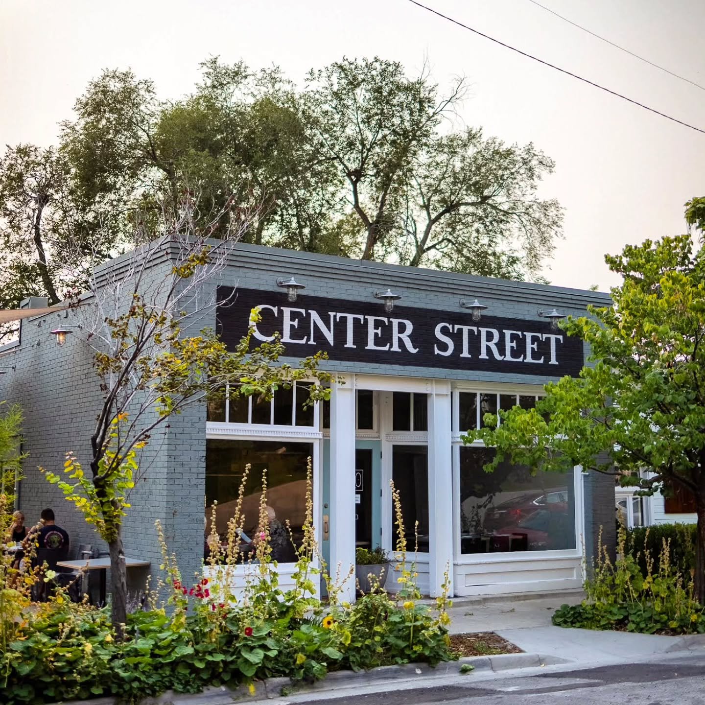 Is that ... Is that patio season??? It's begining to look a lot more like spring! Come enjoy the patio and the dishes popping up as green growing things start to reenter the menu! 🌱🌱🌱
.
.
#eatlocal #eatslc #eatutah #slcfood #utahfood #utahrestaura