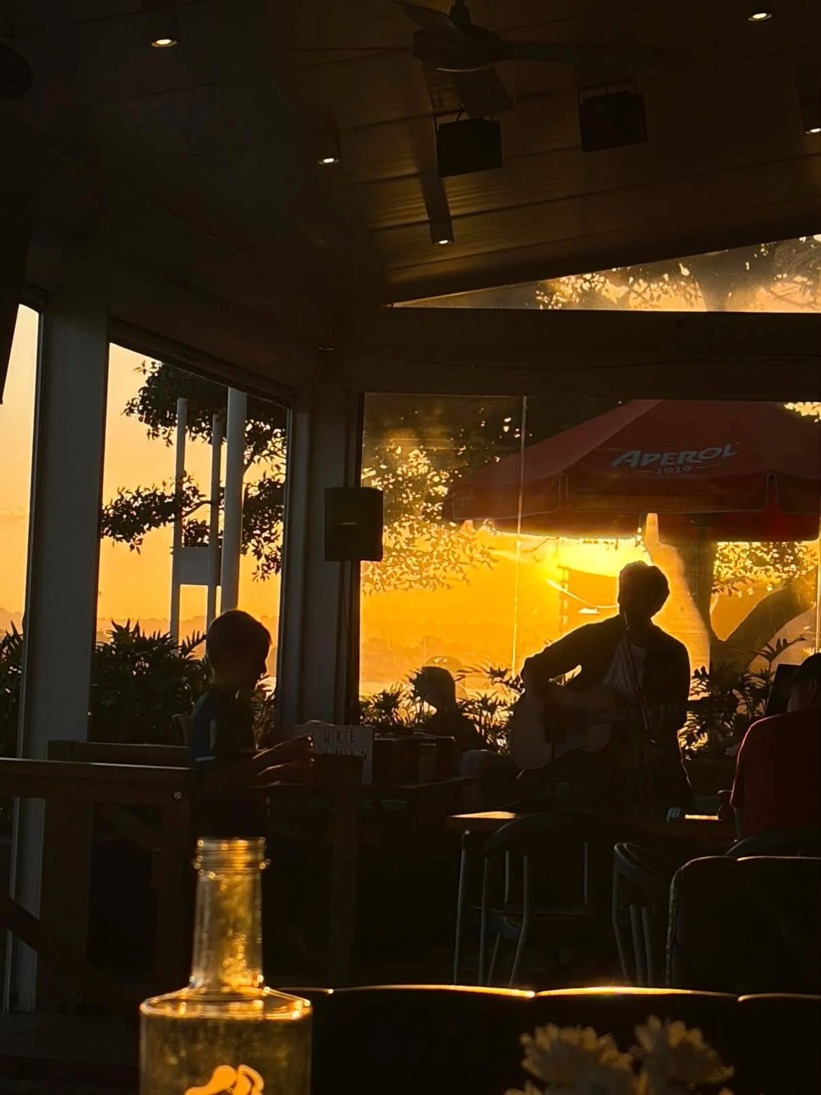 Winter Sunsets at the @wharfbarballina are always spectacular✨

Thank you @mandylbrander for capturing the moment 📸

Catch me this weekend at the @lennox_hotel this Sunday 4 - 7pm