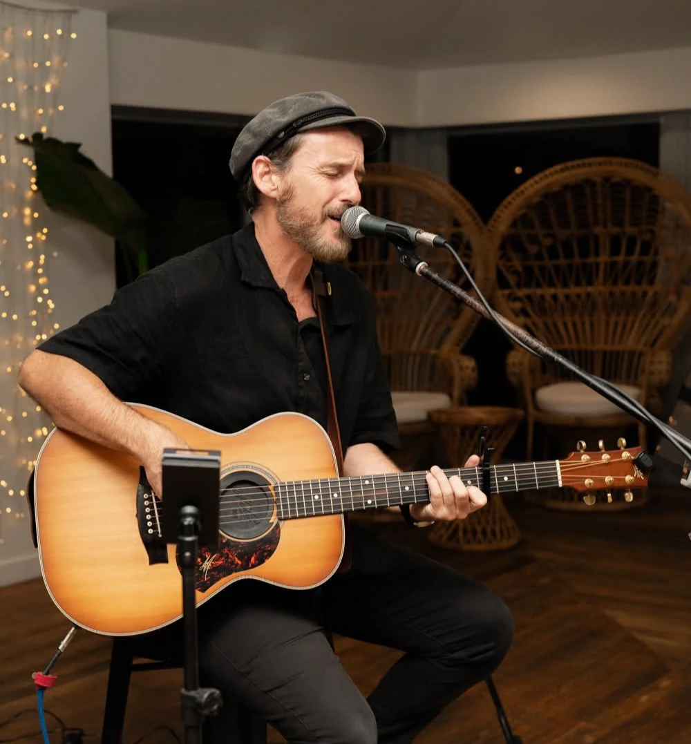 Luke Yeaman acoustic wedding singer performing live in Byron Bay.