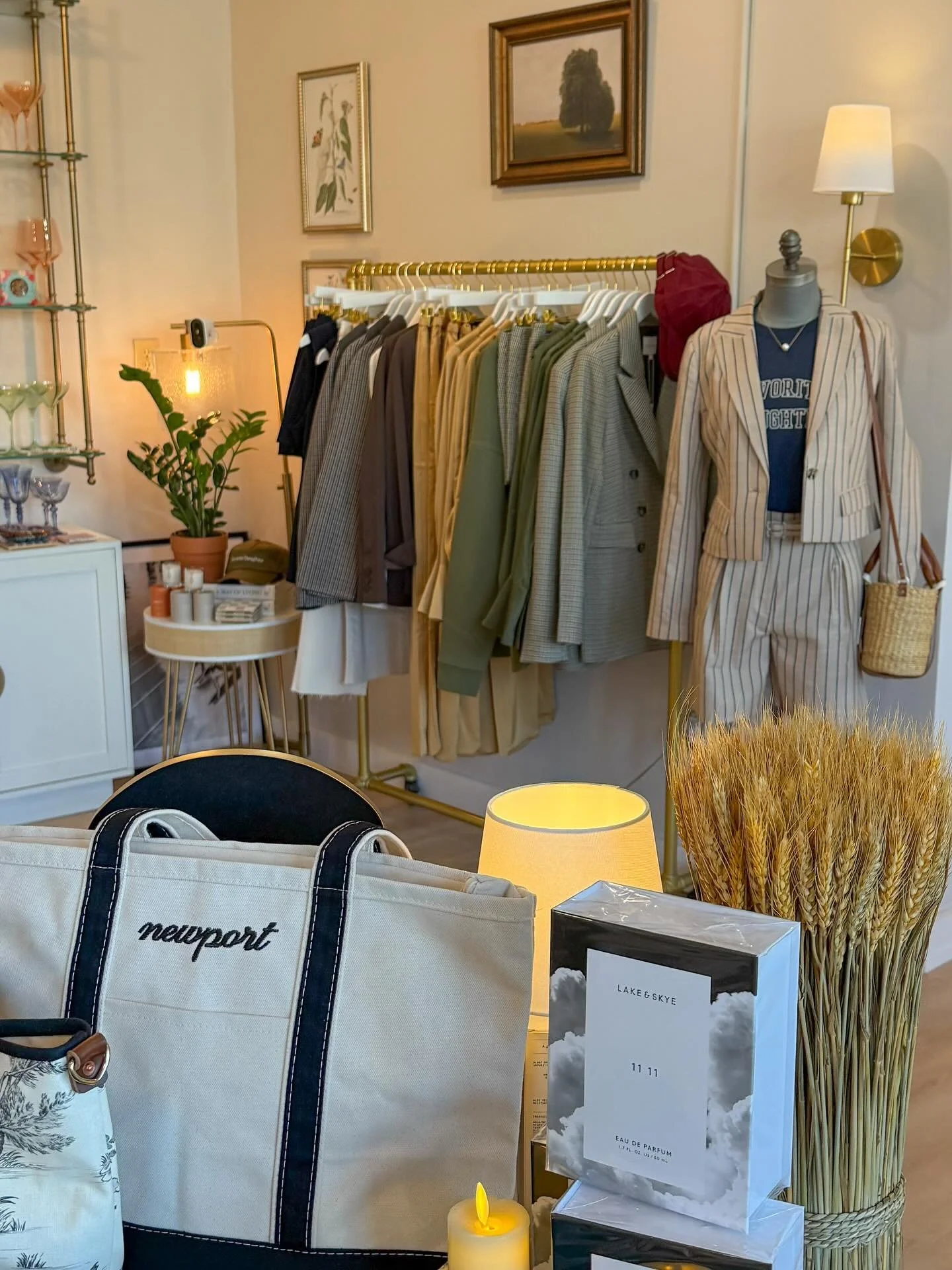 store, horses, dogs + home &mdash; in no particular order 🕯️🐎✨🌾
