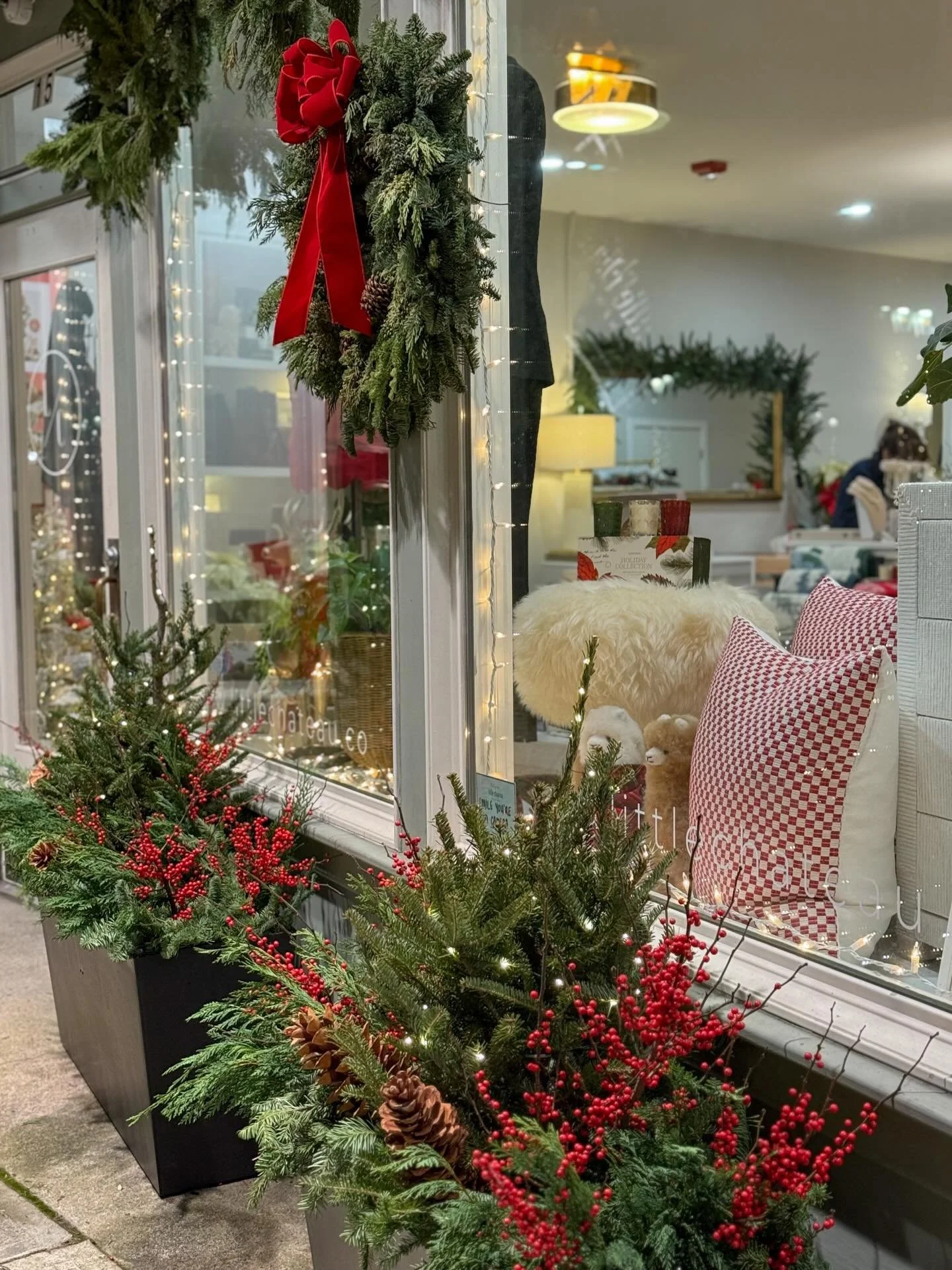 our stunning holiday boxes by the wildly talented @youngdesignsllc ✨🌲&hearts;️ come see all of the stunning decorations every day till Christmas + get all of your last minute holiday shopping done! Today is also the last day for guaranteed Christmas