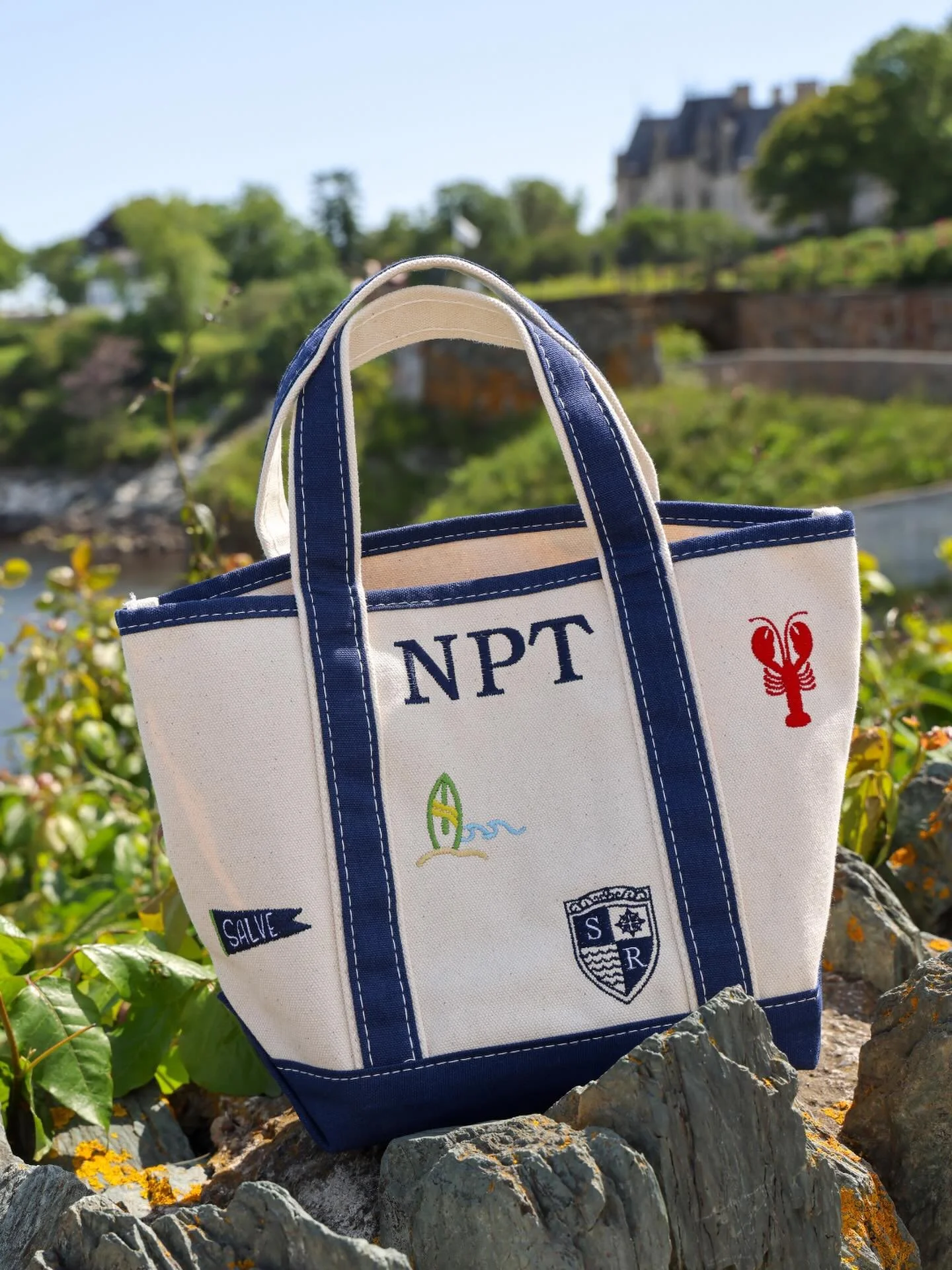 Introducing our Salve Regina embroidered boat tote bag! 📖 Adorned with Salve&rsquo;s signature icons while also paying homage to its Newport roots, just in time for the university&rsquo;s annual reunion this weekend. Limited quantities available! Sh
