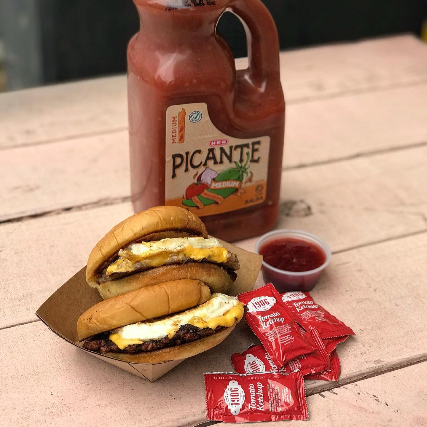 What up @whataburger!?! Our Bummer On a Bun&trade;️ comes with in house strawberry jam, ketchup (no you can&rsquo;t have it with your burritos), or @heb picante
Breakfast Sausage or Vegan Chroizo 
ONLY! Sorry for now Bacon lovers! 

Starting tomorrow