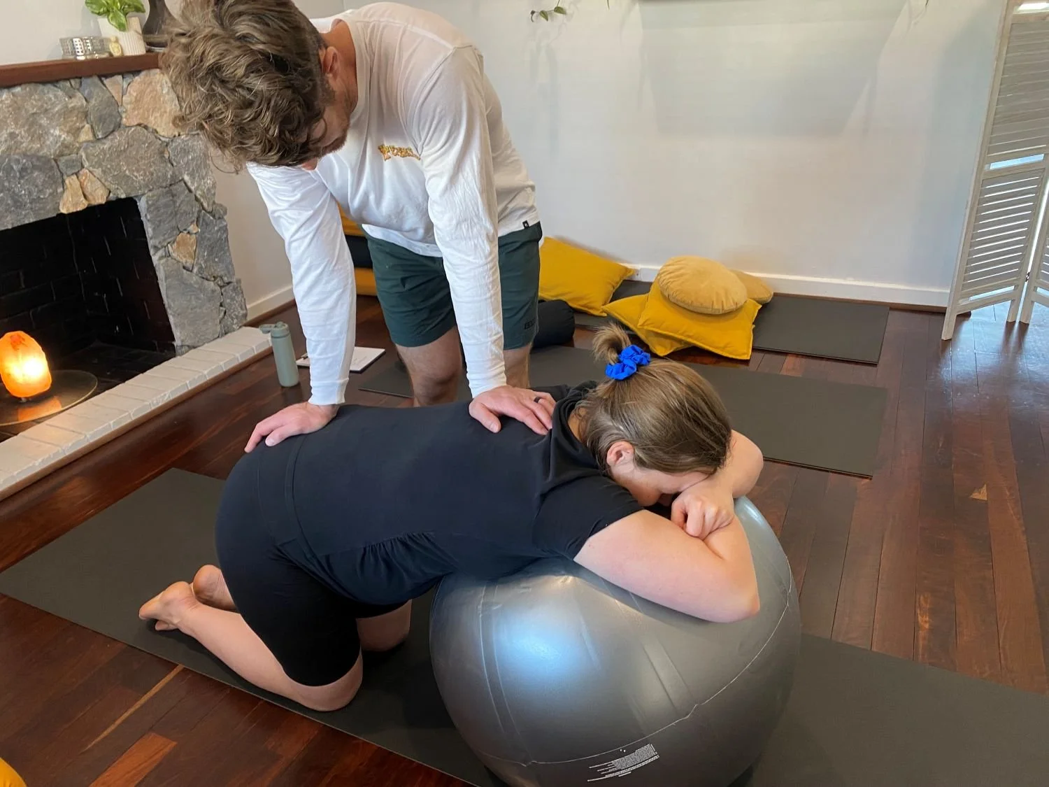 mother and husband preparing for homebirth.jpg