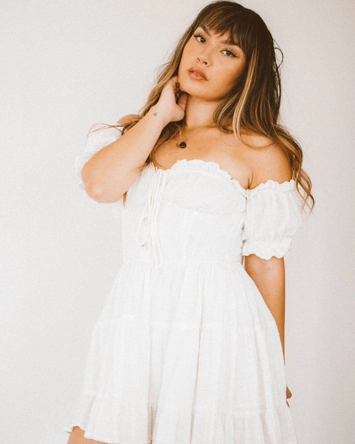 Read this if you feel stuck in your business and you don't know why! 👇 
⠀⠀⠀⠀⠀⠀⠀⠀⠀
🙋&zwj;♀️ Let me know if this sounds like you:
1. You THINK that you just need to do another course, or get another qualification to feel 'good enough' to charge a high fee.
⠀⠀⠀⠀⠀⠀⠀⠀⠀
2. You're stuck in scarcity mode and afraid that when you spend money, it's not coming back.
⠀⠀⠀⠀⠀⠀⠀⠀⠀
3. You're scared that people are going to call you out for being a fraud, you don't feel qualified to be an authority at all.
⠀⠀⠀⠀⠀⠀⠀⠀⠀
Sound familiar? Good, you're in the right place! I work with so many entrepreneurs who feel stuck in their businesses and they can't figure out why. 
⠀⠀⠀⠀⠀⠀⠀⠀⠀
The reason you're stuck is your mindset. And the reason your mindset is this way is because of your subconscious beliefs.
⠀⠀⠀⠀⠀⠀⠀⠀⠀
🧠 Your subconscious controls 95% of your behaviour. And most of the time you're not even aware of it. That's why working harder and doing more courses ISN'T going to make you successful.
⠀⠀⠀⠀⠀⠀⠀⠀⠀
You NEED to address your subconscious beliefs. When I do this work with my clients they see huge shifts in
⠀⠀⠀⠀⠀⠀⠀⠀⠀
✅ understanding where the beliefs came from (you can't heal what you don't understand)
✅ rewiring the subconscious for success (makes it way easier to get results)
✅ feeling so much more ease and flow in their businesses(read: more clients and income)
⠀⠀⠀⠀⠀⠀⠀⠀⠀
This is available to you too! We tackle all of this inside 90 Day Alignment Accelerator. Click the link in my bio to sign up!