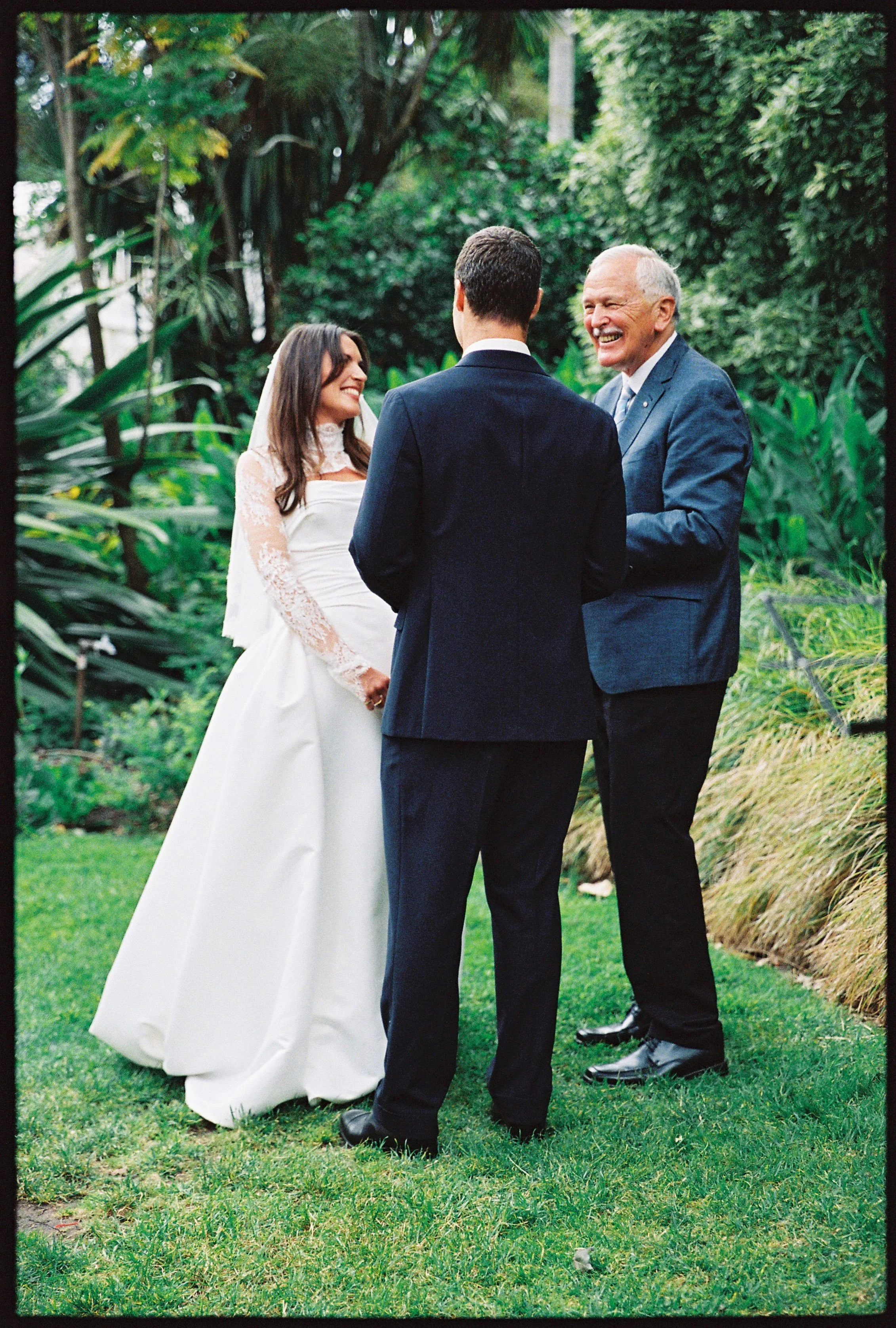 2025-12-19-LUCY AND TOM-VITORIA DAHARA-23.jpg