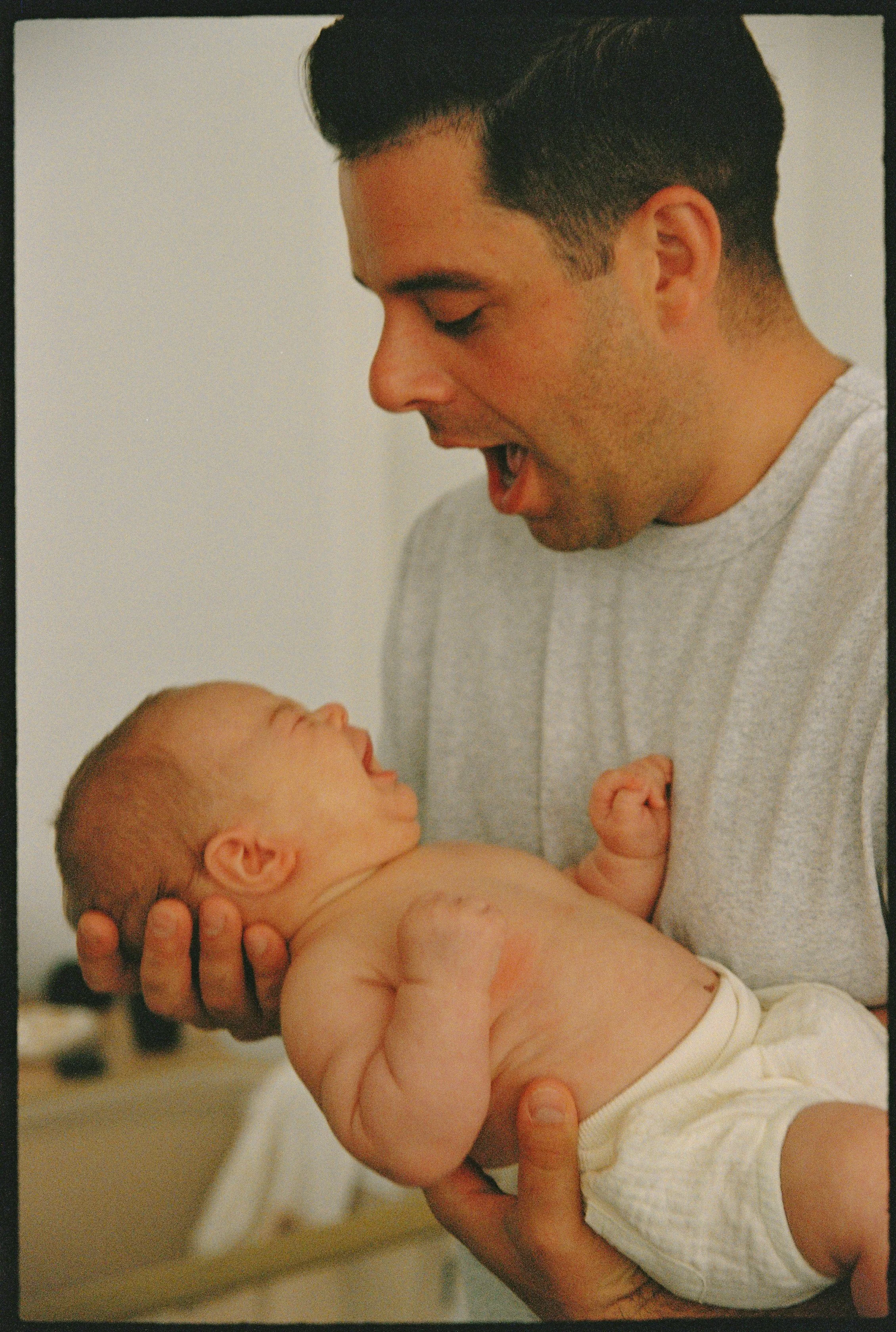 2025-12-14-GEORGIA AND LOUIE-VITORIA DAHARA-3.jpg