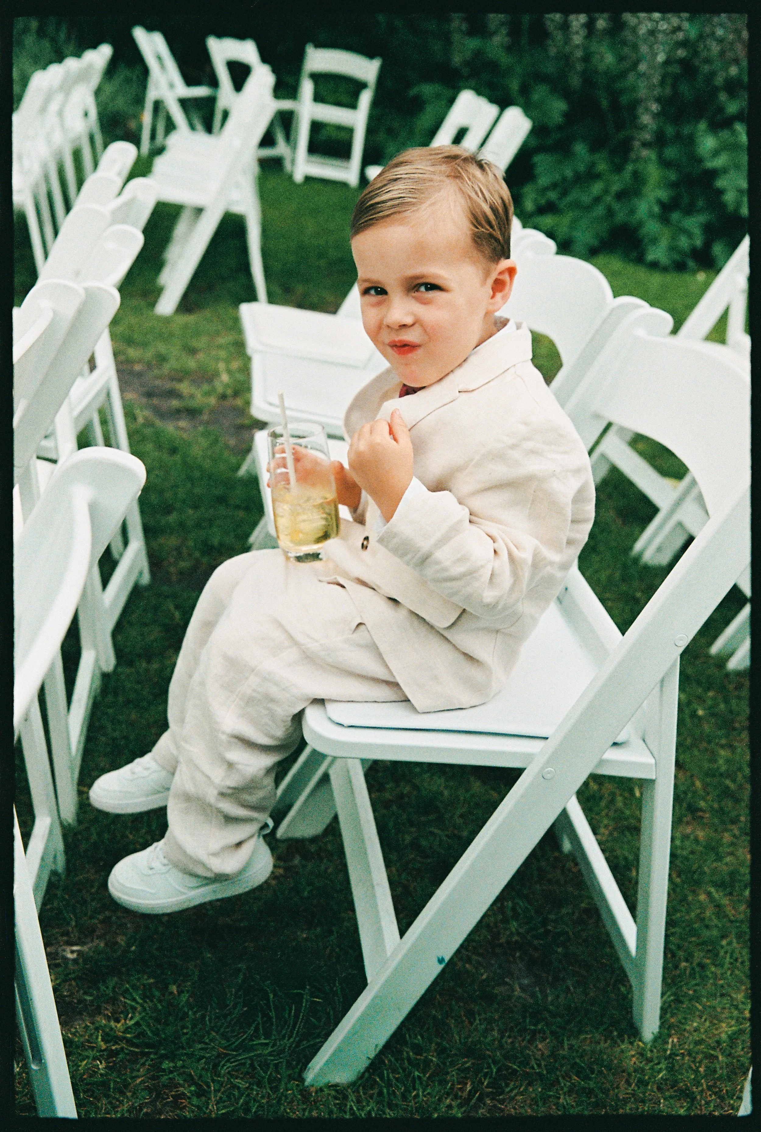 2025-12-19-LUCY AND TOM-VITORIA DAHARA.jpg