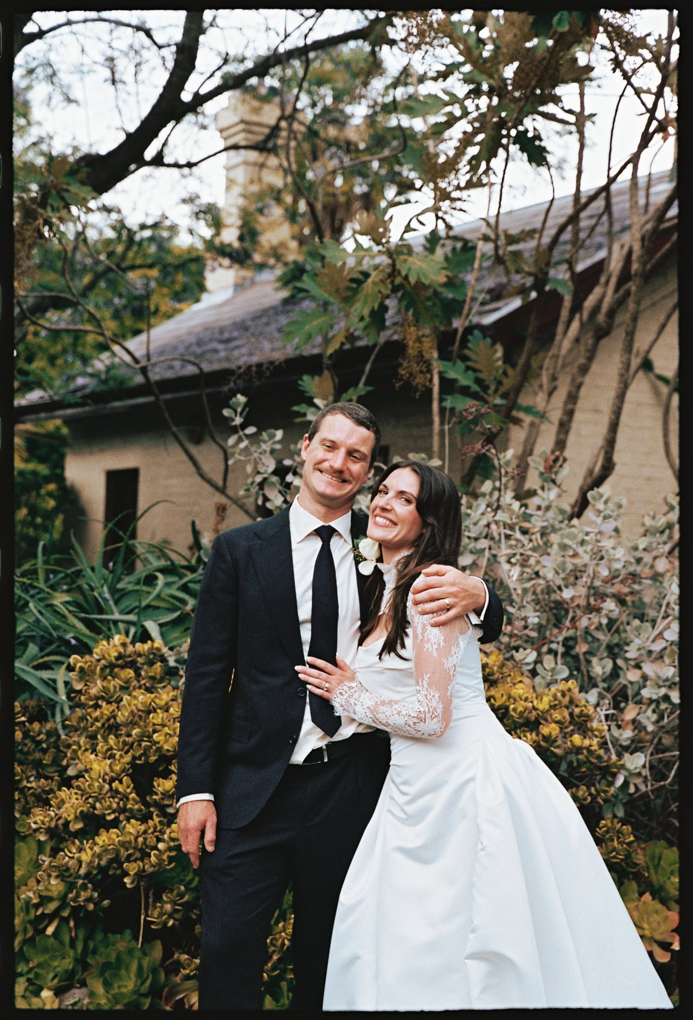 2025-12-19-LUCY AND TOM-VITORIA DAHARA-34.jpg