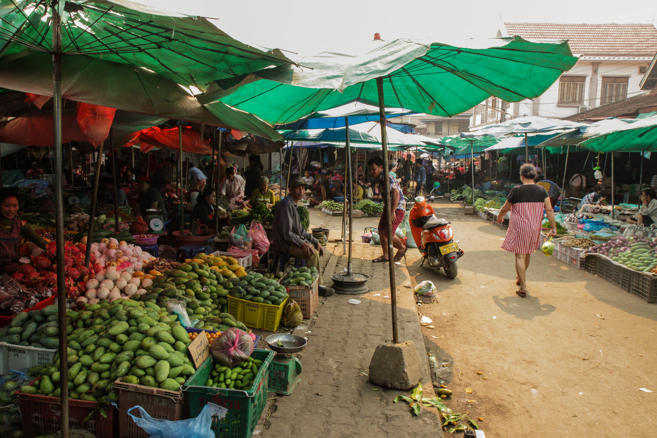 sideways crazy market shot.JPG
