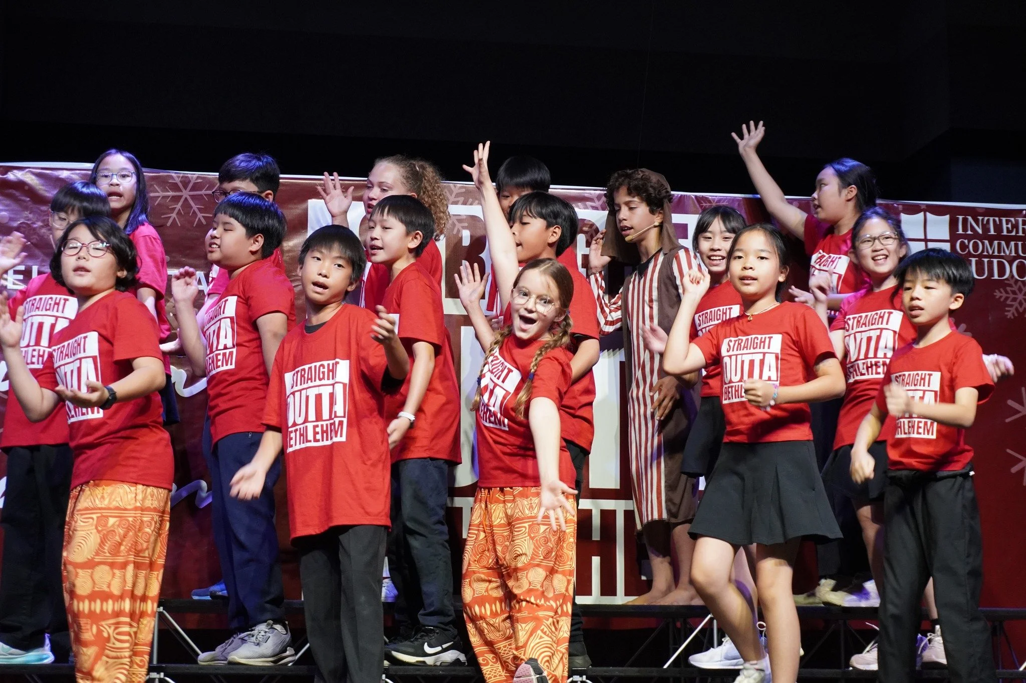 Our Elementary students did a SPECTACULAR job at their Christmas Program! 🎄✨
Through singing, dancing, and storytelling, they shared the beautiful story of the birth of our Lord and Savior, Jesus Christ.

Huge shoutout to Mr. Dylan for directing suc