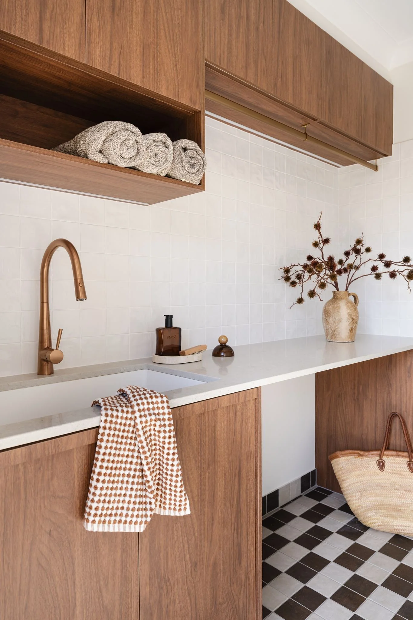 Angela-Smith-Interiors-Gordon-Bourke-Homes-13