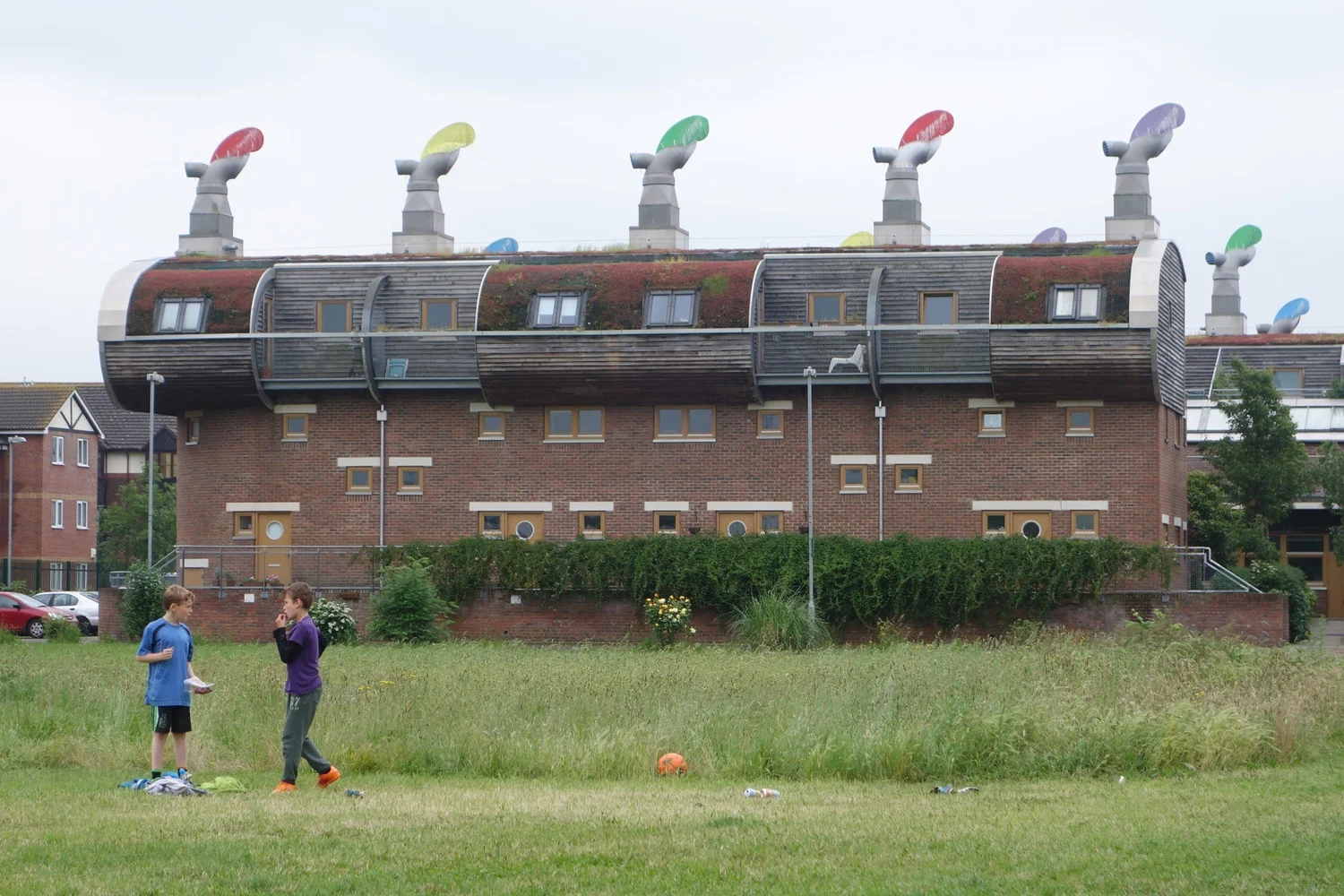 The Zero-energy ecovillage in BED ZED, UK — UNEP Neighbourhood Guidelines